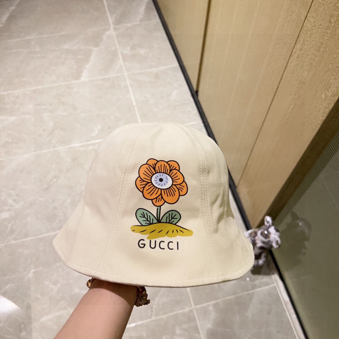G*u*i bucket hat