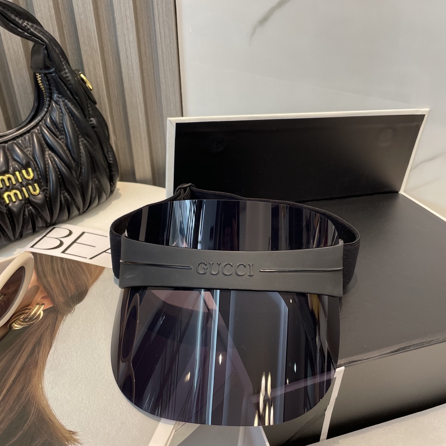 G*u*i visor hat