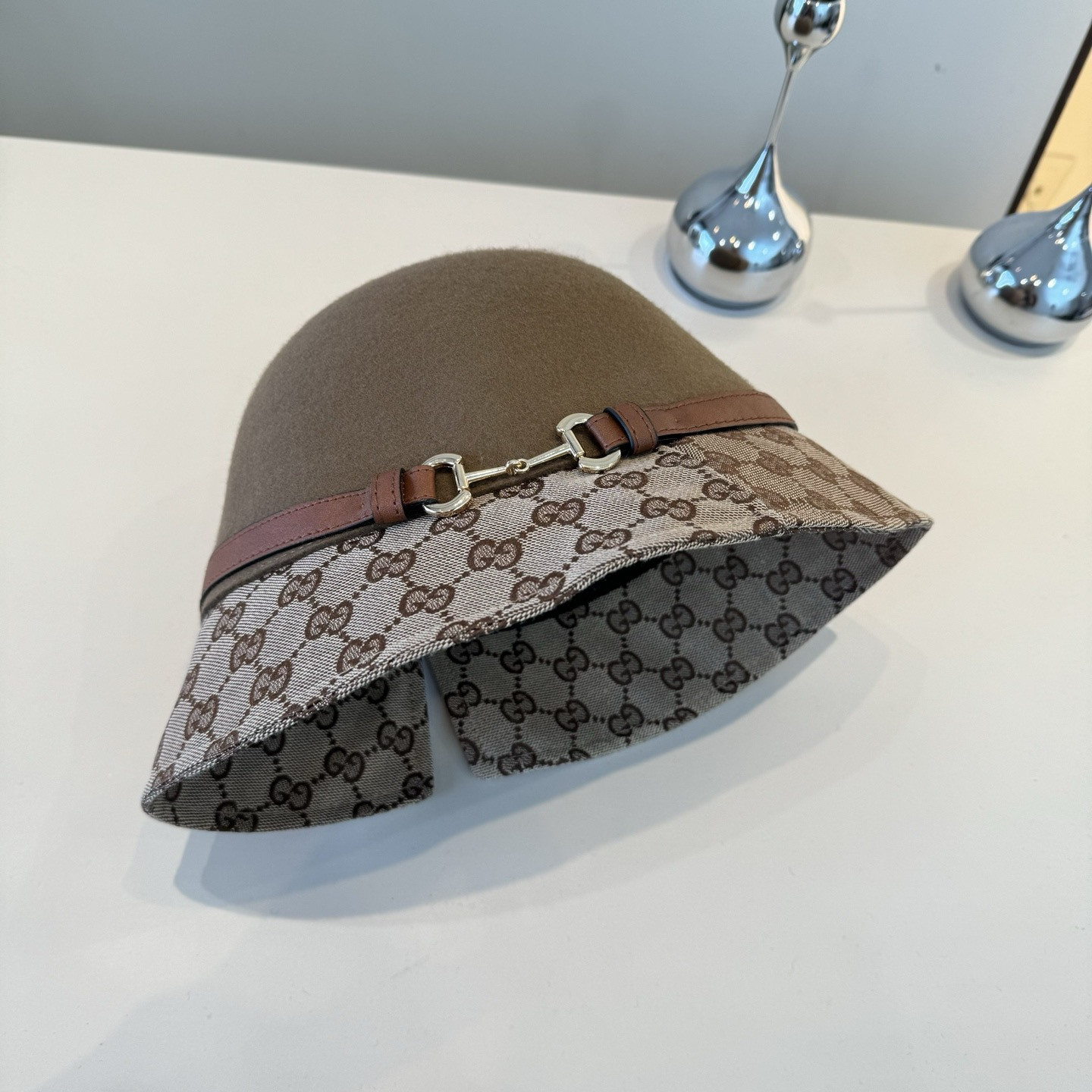 G*u*i bucket hat 57cm head circumference