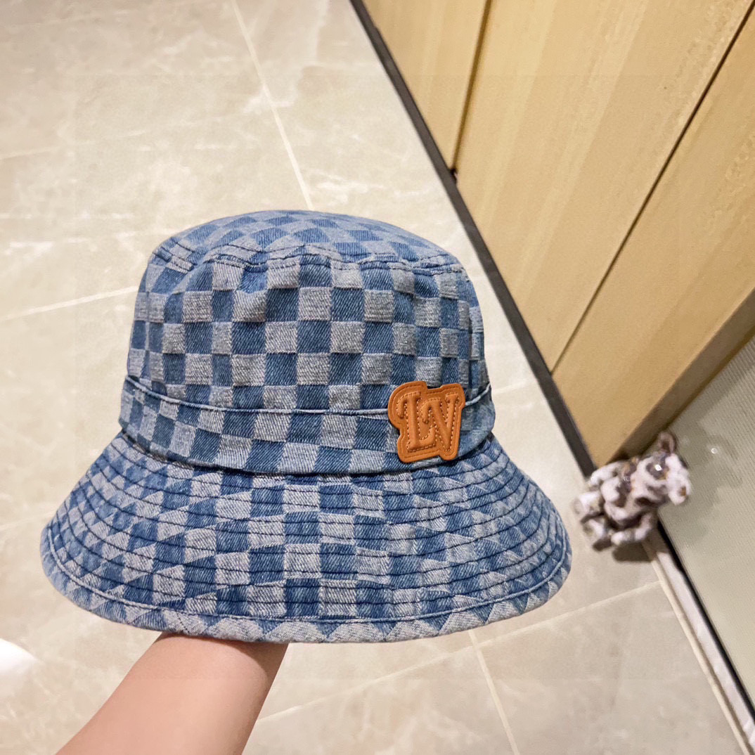 l0*is V*t0n bucket hat