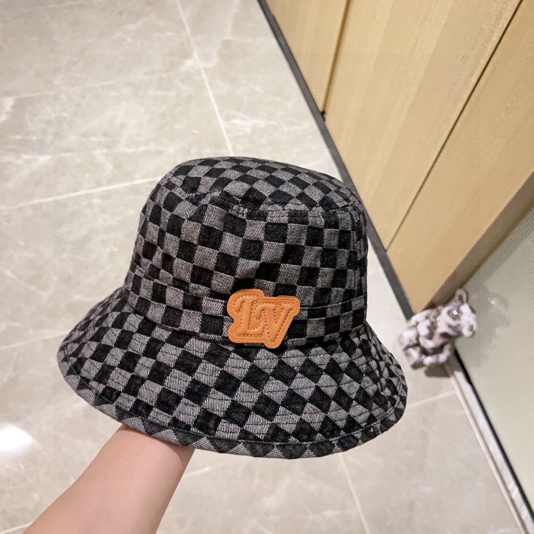 l0*is V*t0n bucket hat