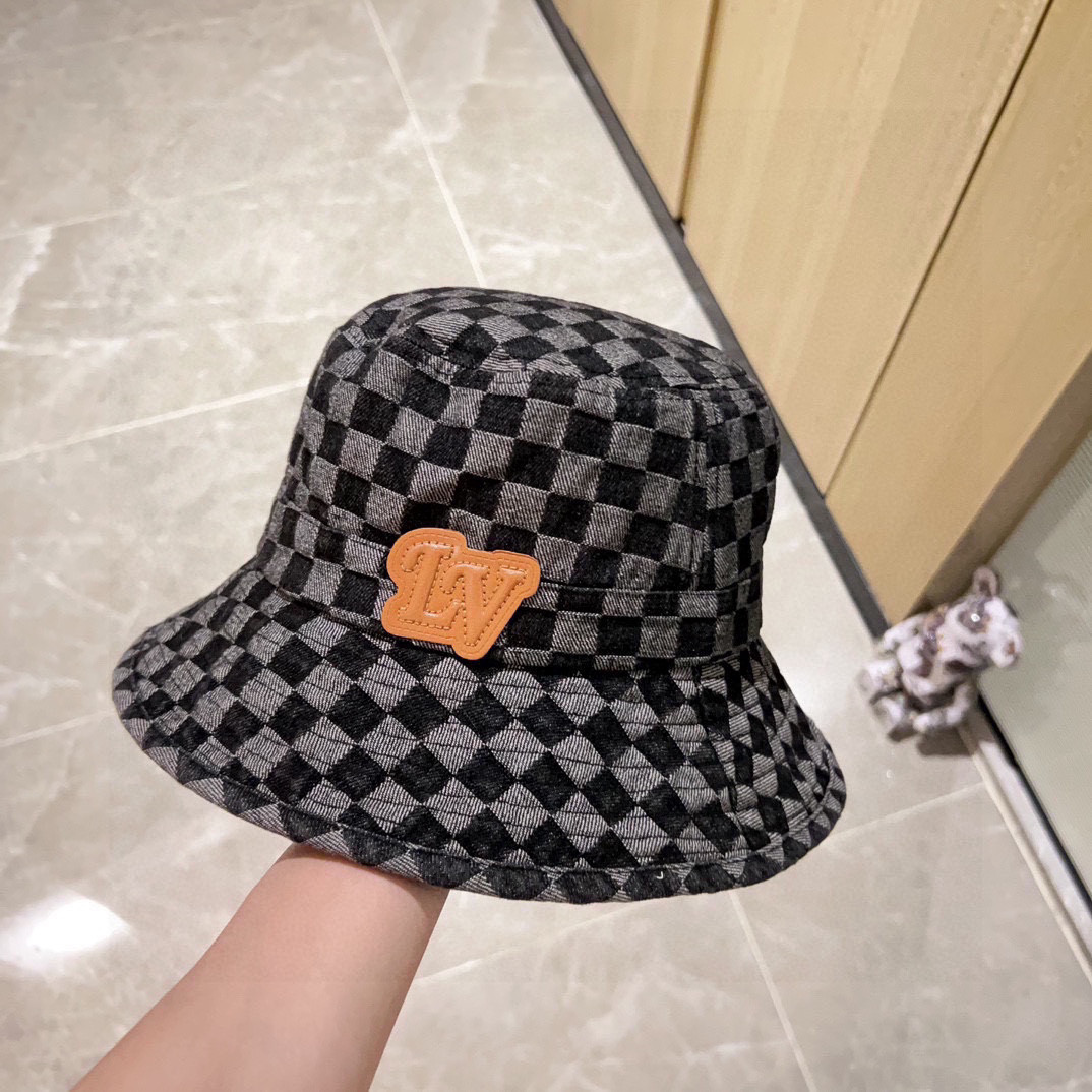 l0*is V*t0n bucket hat
