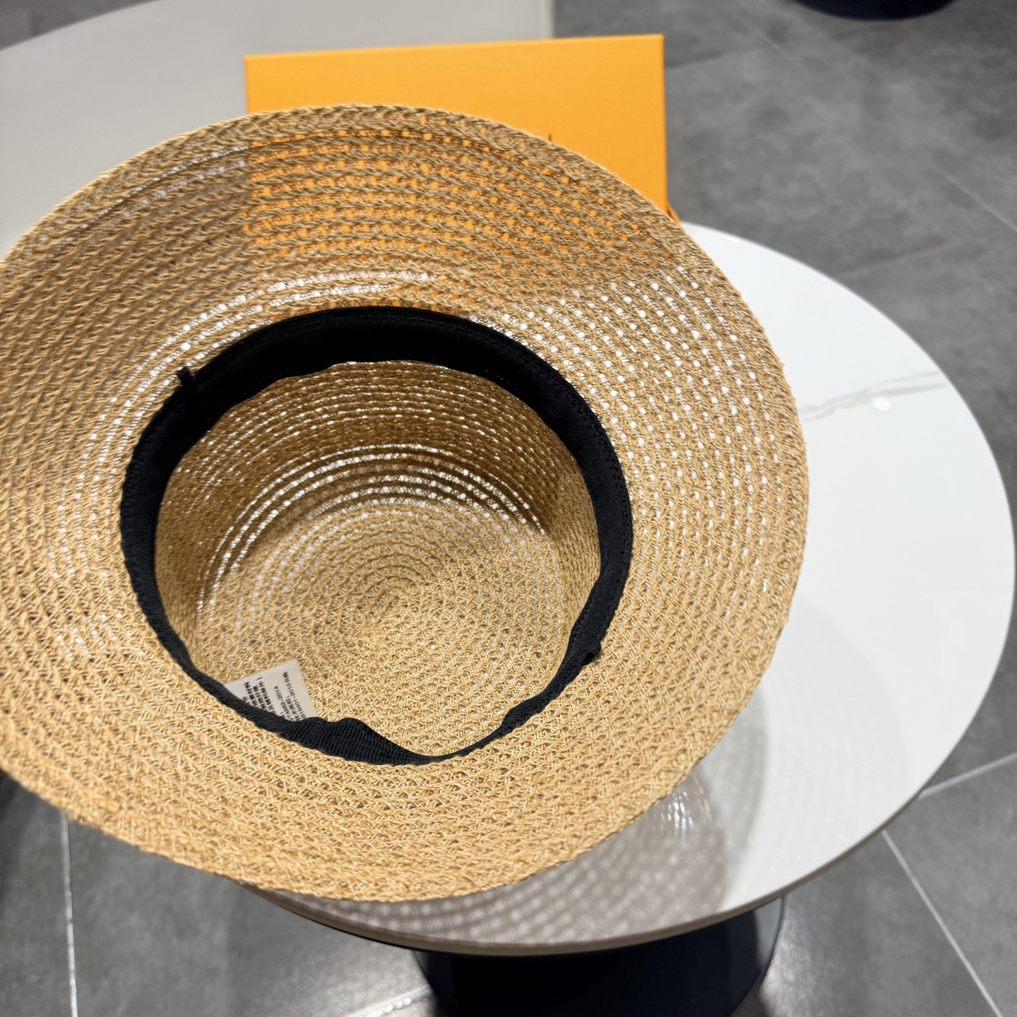 l0*is V*t0n straw bucket hat