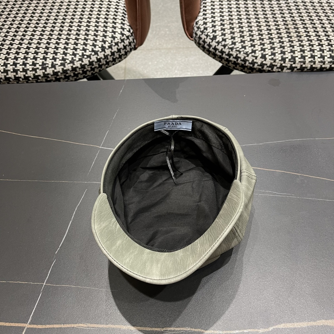 Pra*a newsboy cap