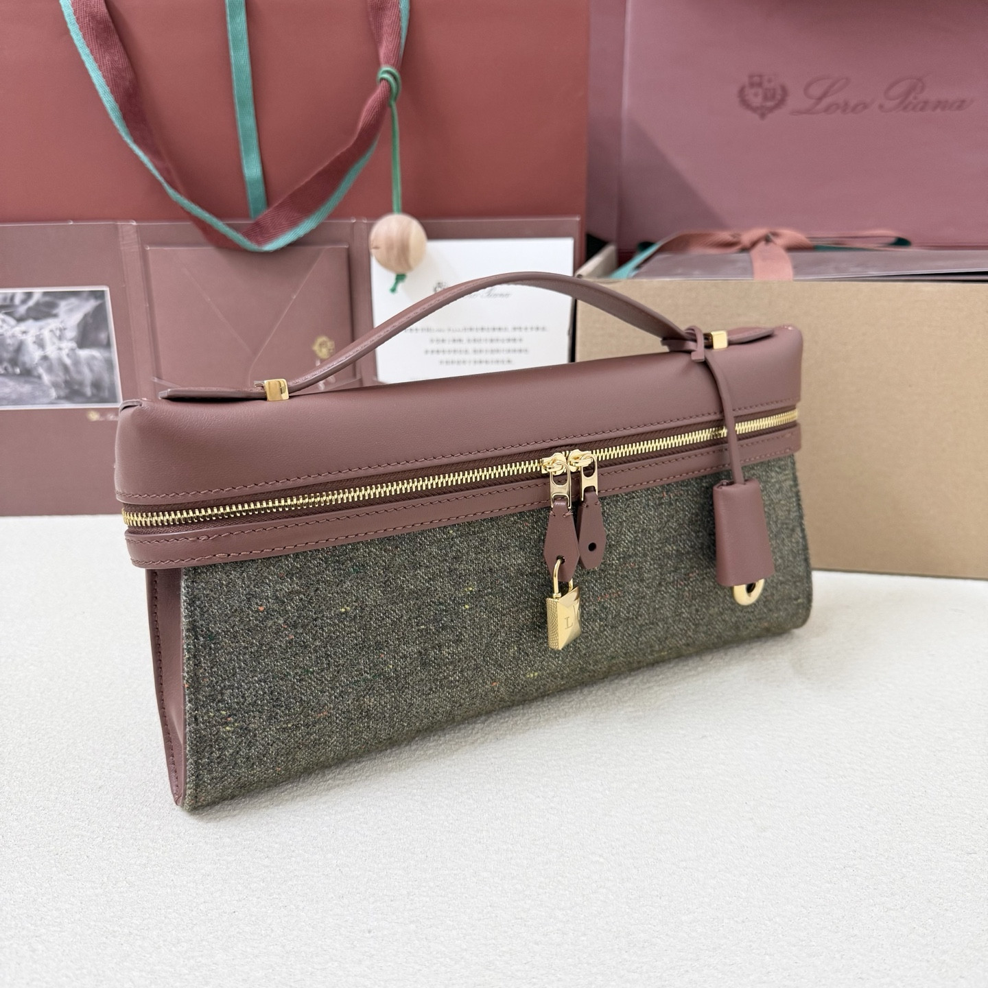 L**o p*ana extra clutch l29 29x14x3cm