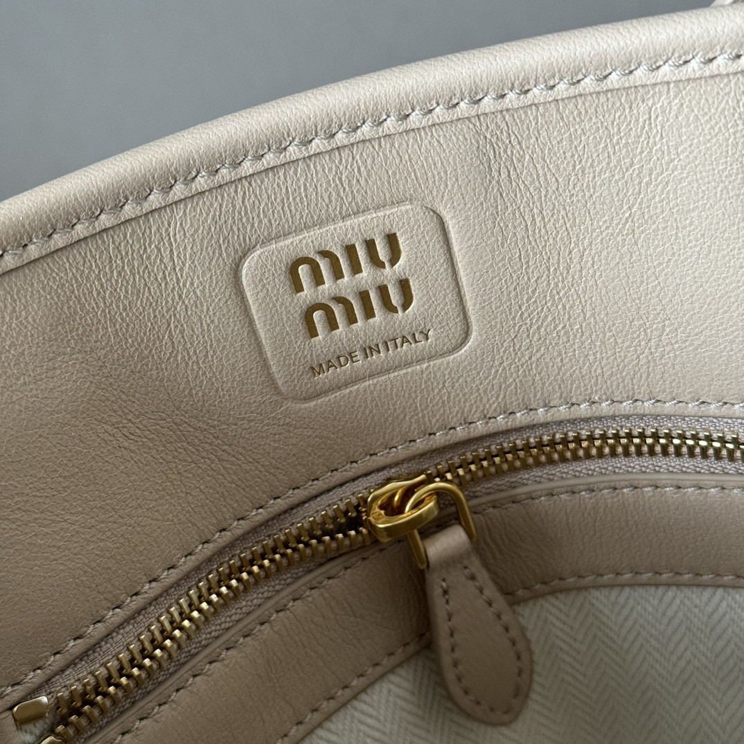 M1v M1v aventure nappa leather handbag 22x30x10cm
