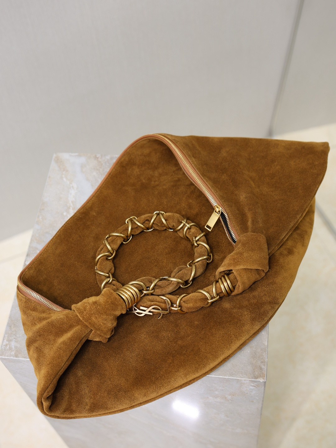 Y*L amalia hobo in suede 23-62x28x4cm