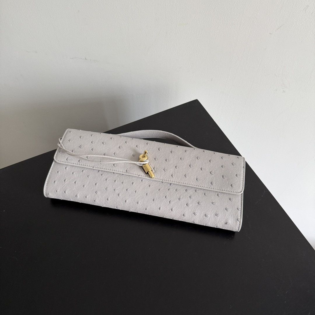 bo*te*ga Ve*ne*ta andiamo clutch 13x31x3cm