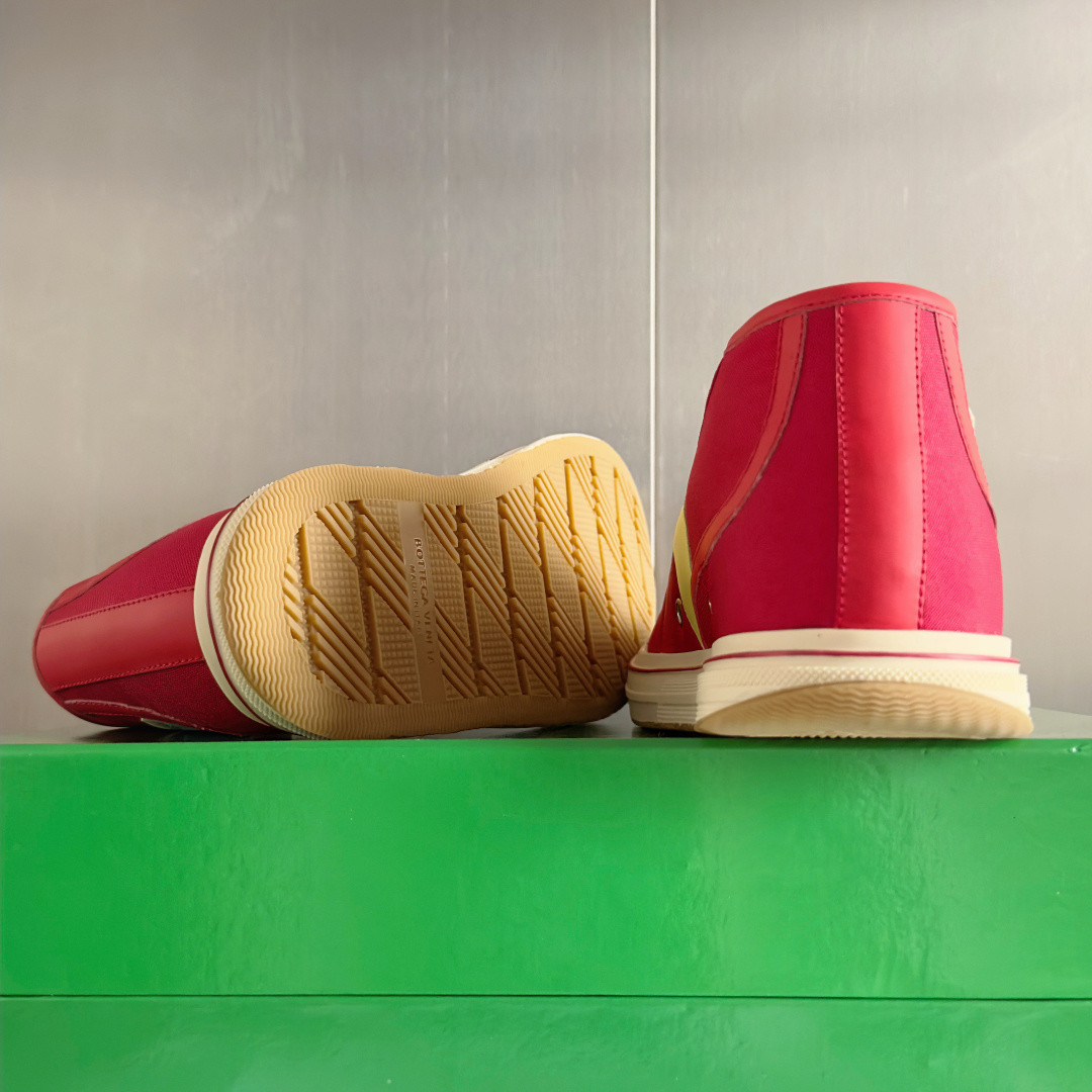 ua bo*te*ga Ve*ne*ta eliot sneaker