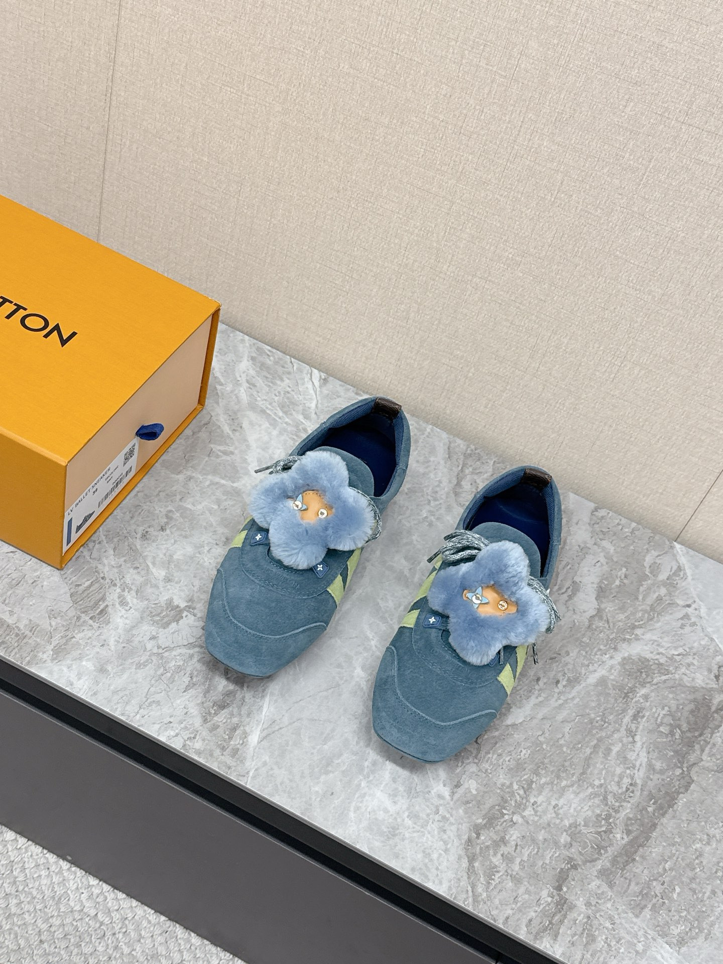 UA LV Sneakerina