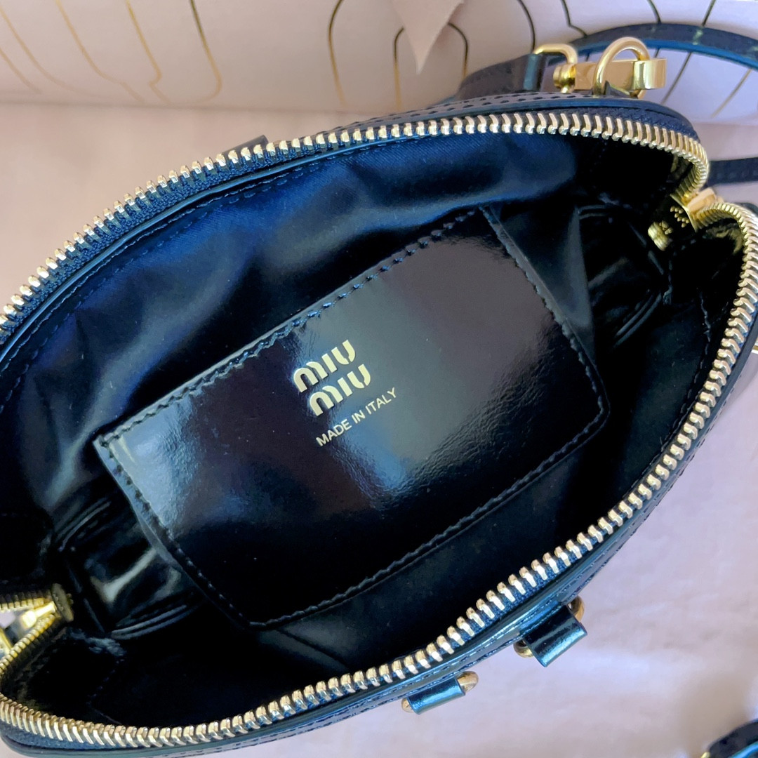 M1v M1v caprice leather clutch 14x24x8.5cm