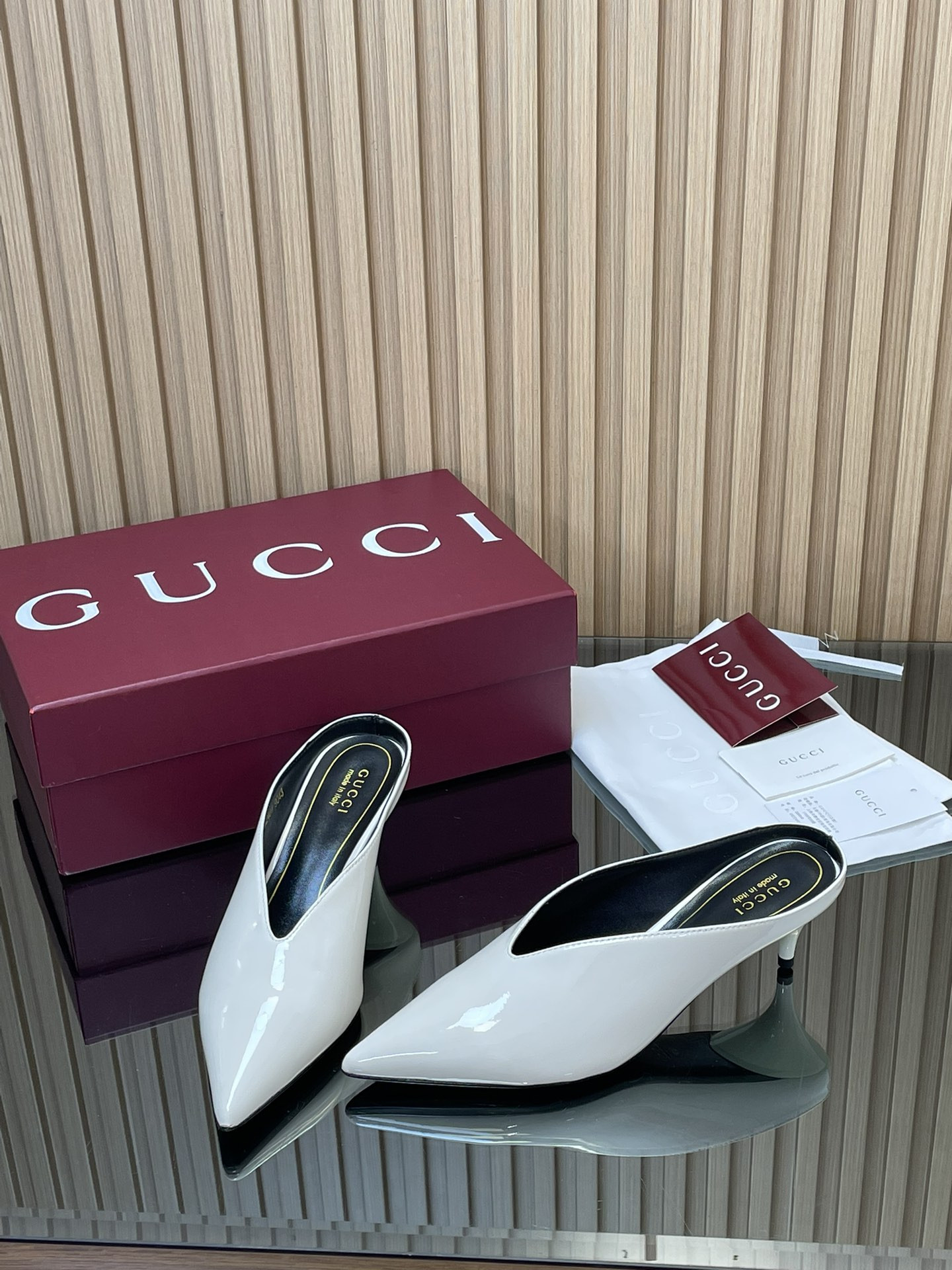 ua G*u*i 97 heeled mule
