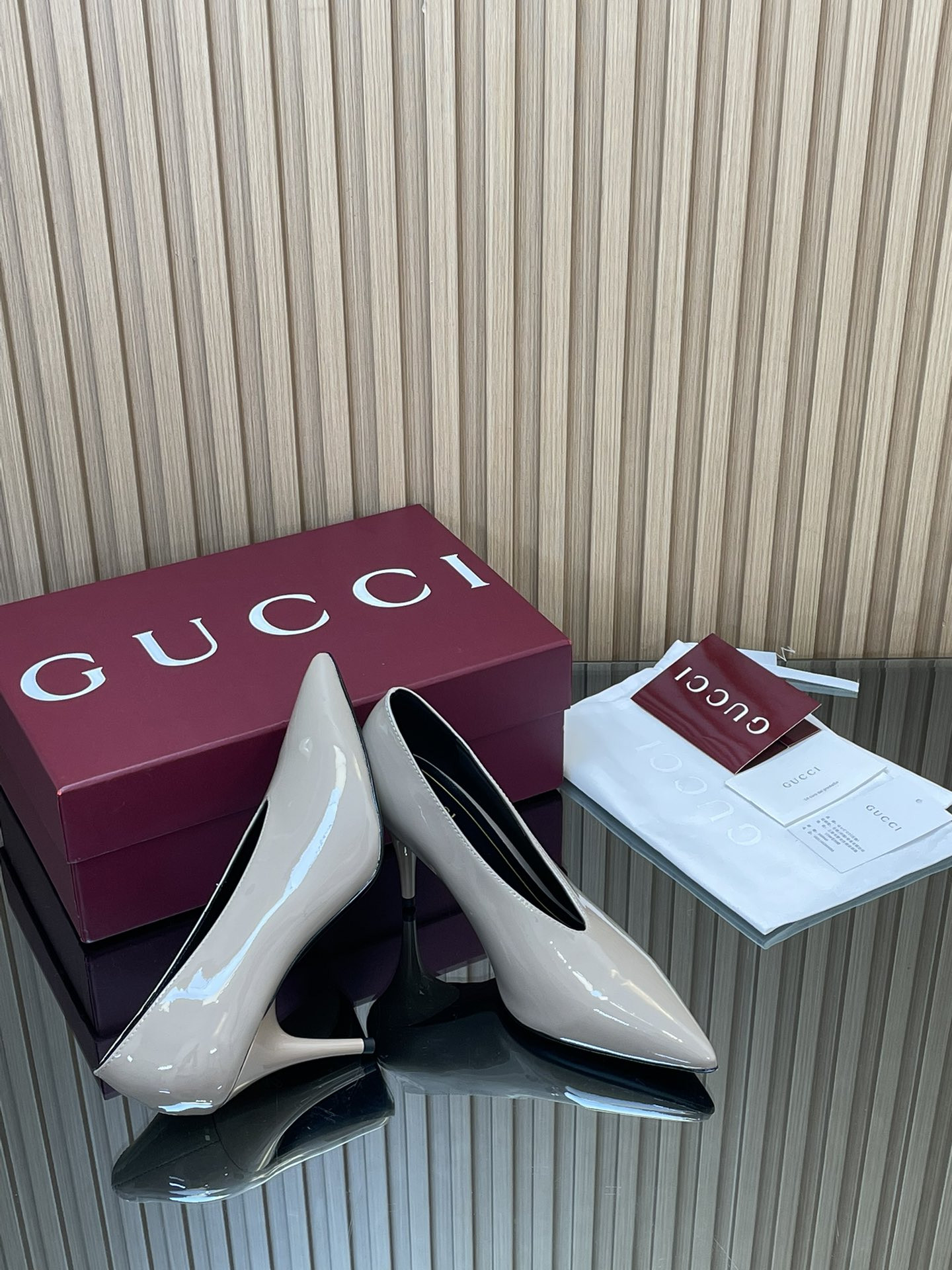 ua G*u*i 97 heeled pump
