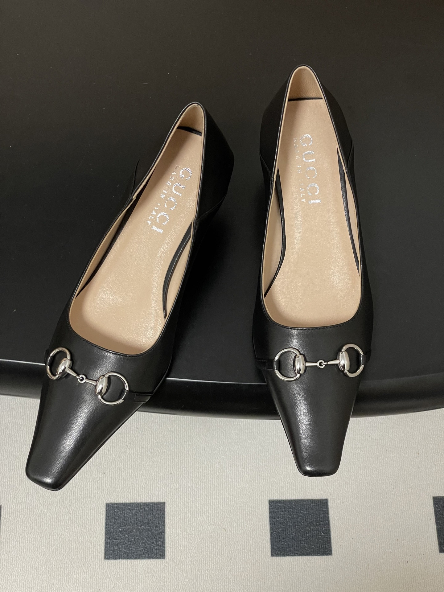 ua G*u*i vittoria pump