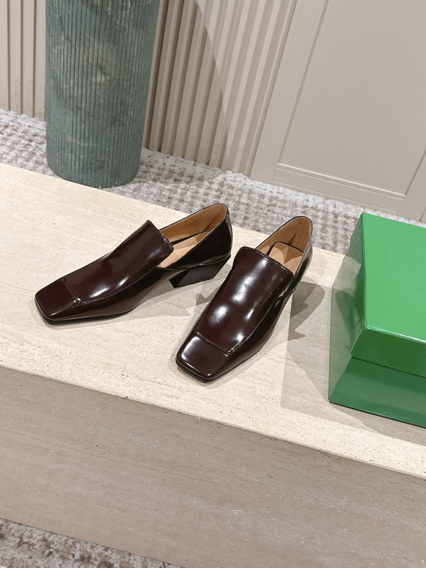ua bo*te*ga Ve*ne*ta ventura loafer