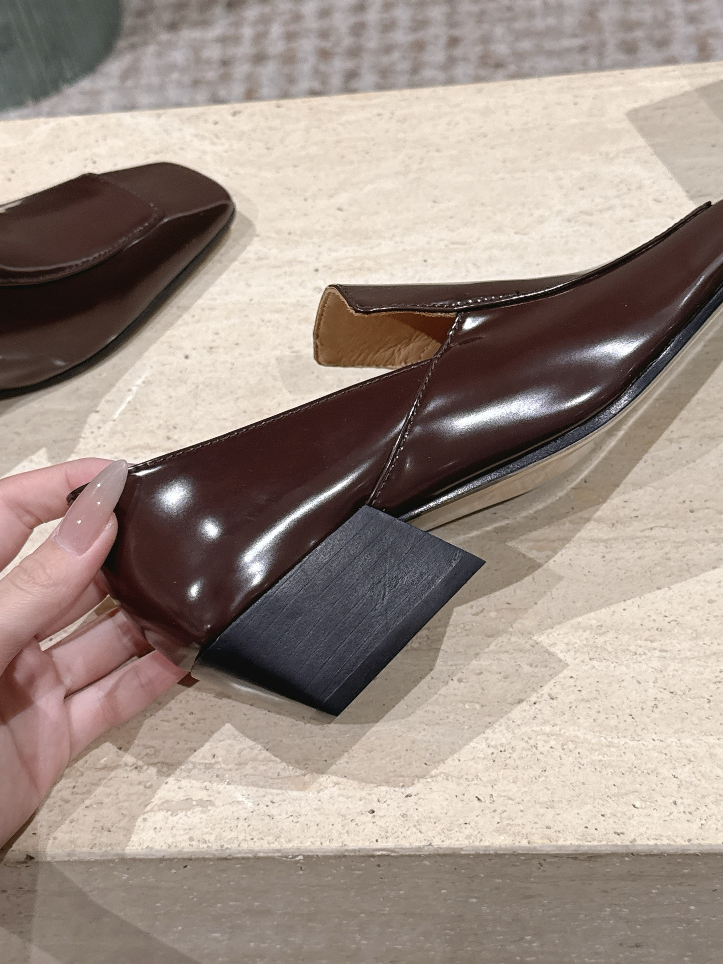 ua bo*te*ga Ve*ne*ta ventura loafer