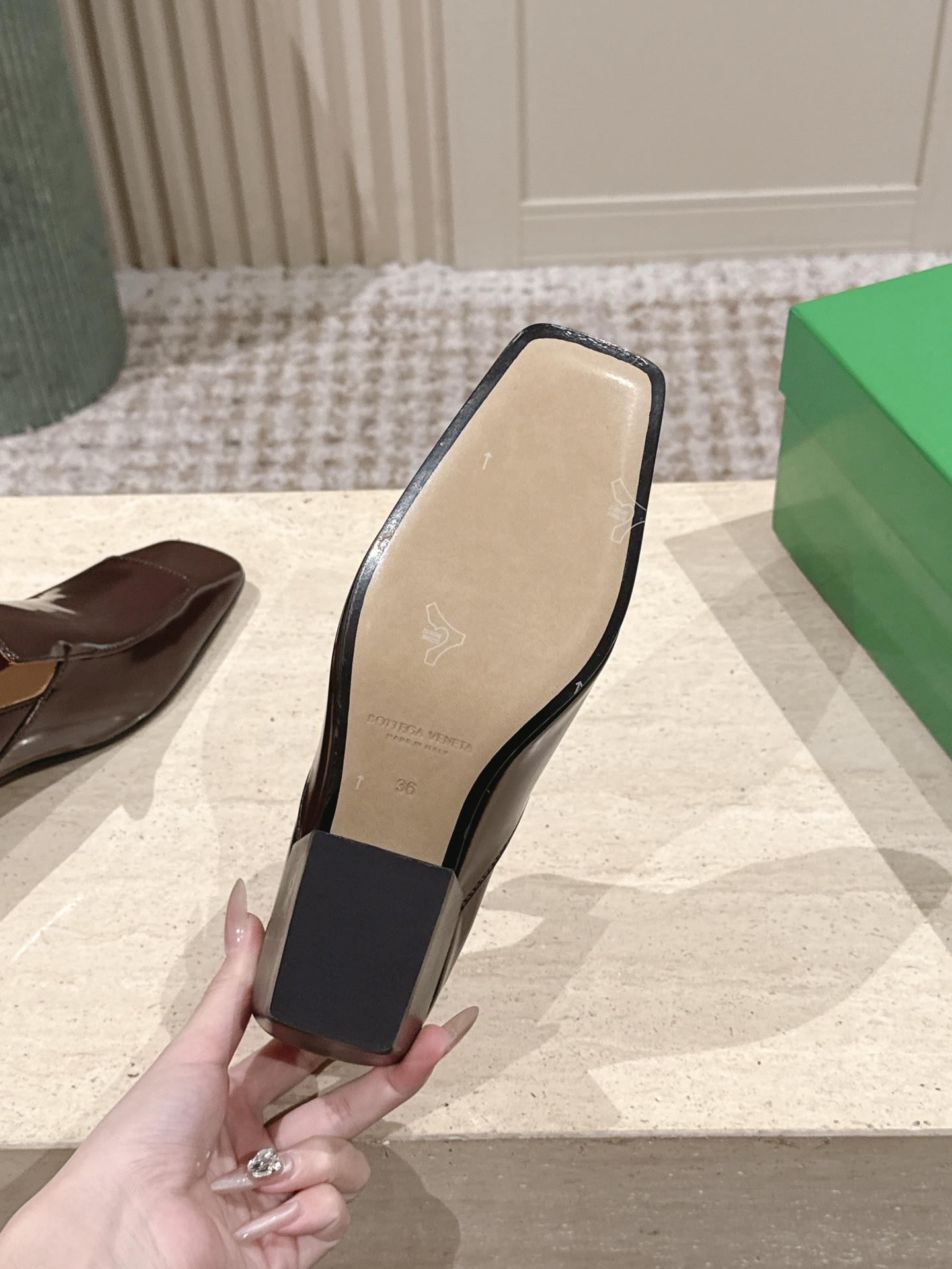 ua bo*te*ga Ve*ne*ta ventura loafer