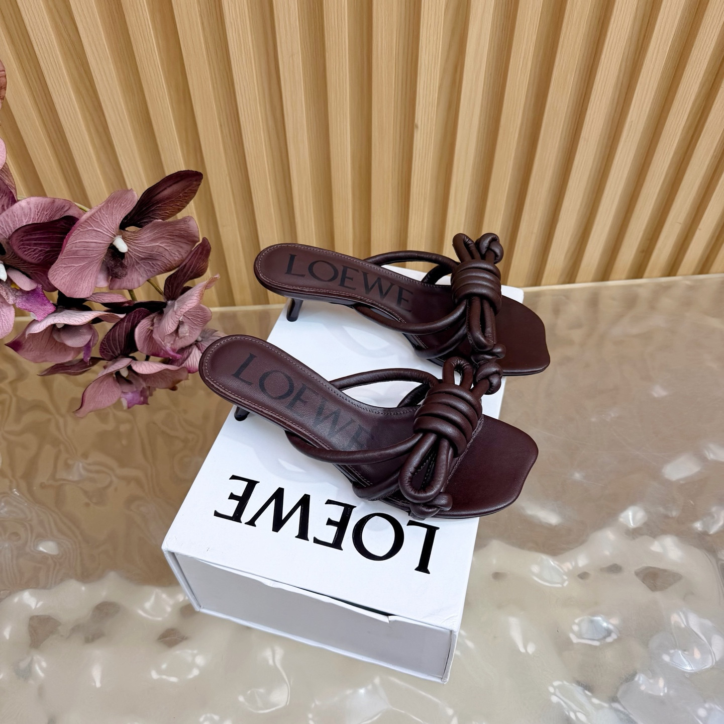 ua L0ew* flamenco knot sandal