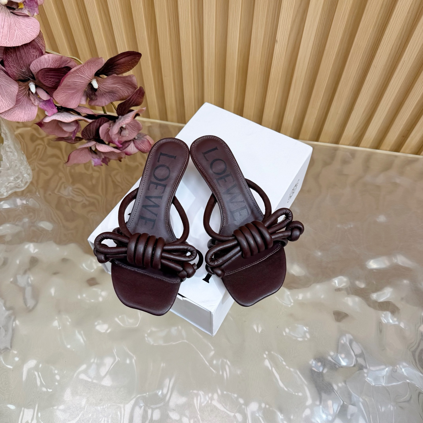 ua L0ew* flamenco knot sandal