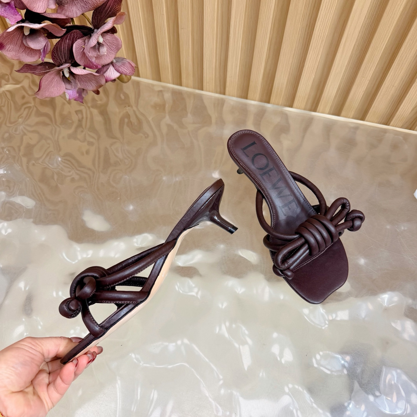 ua L0ew* flamenco knot sandal