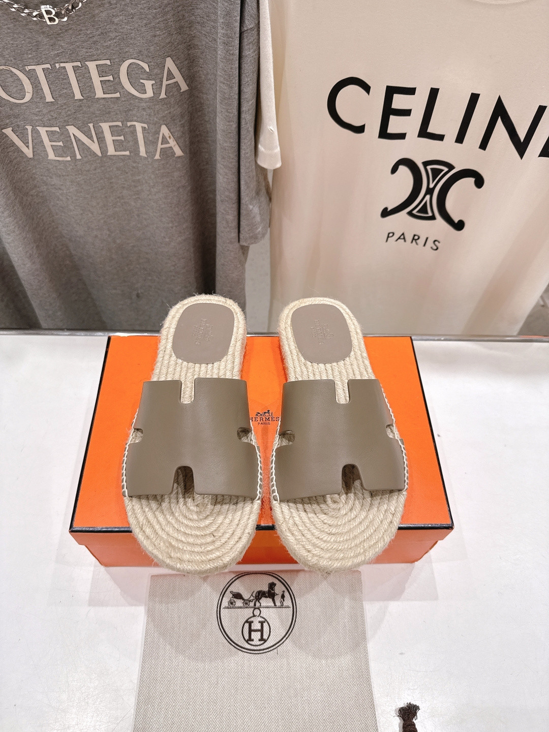 ua H**mes antigua espadrille
