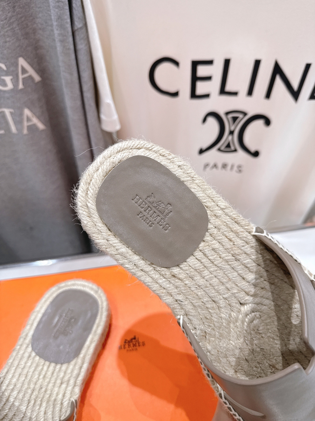 ua H**mes antigua espadrille