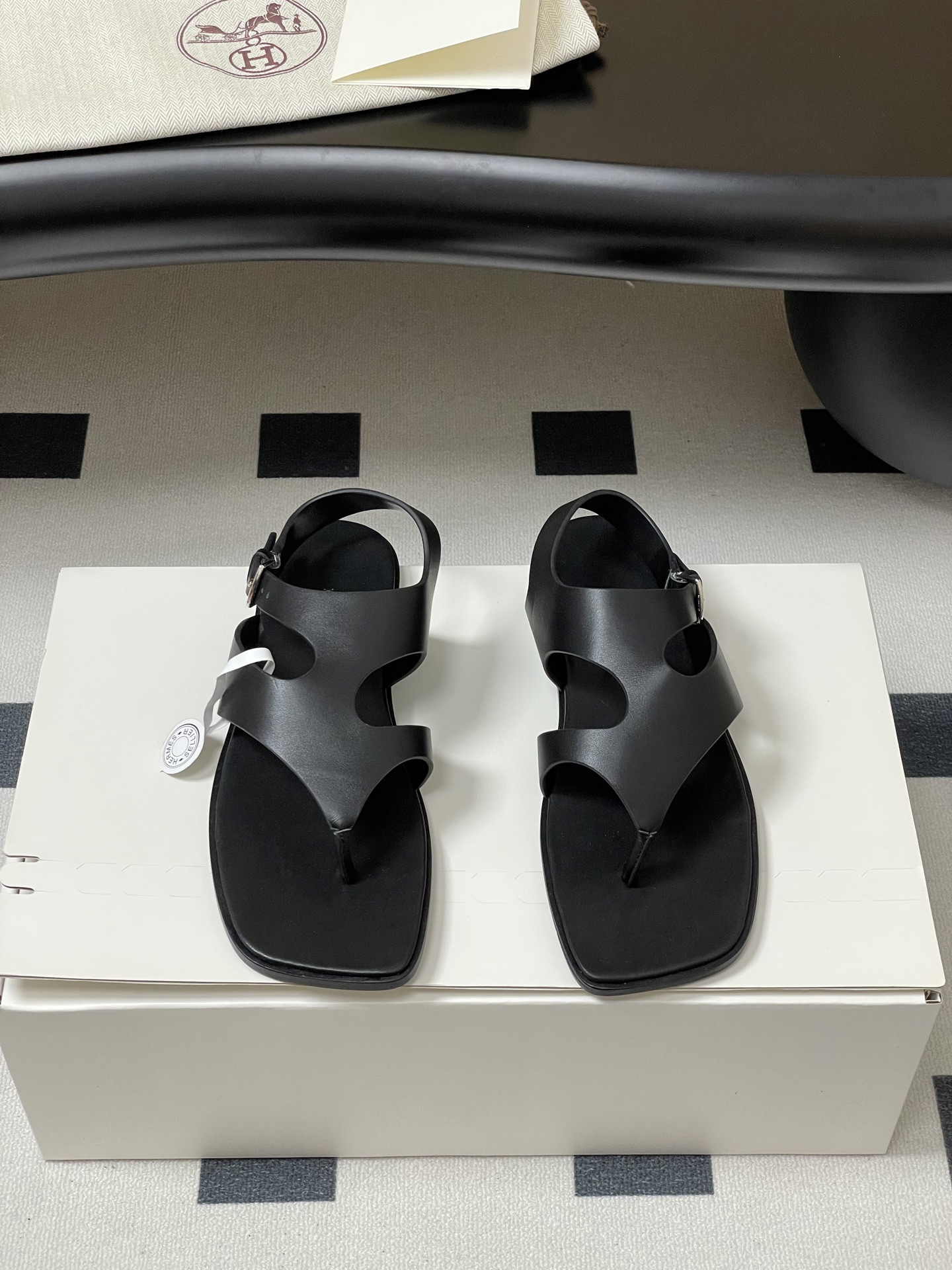 ua H**mes karen sandal