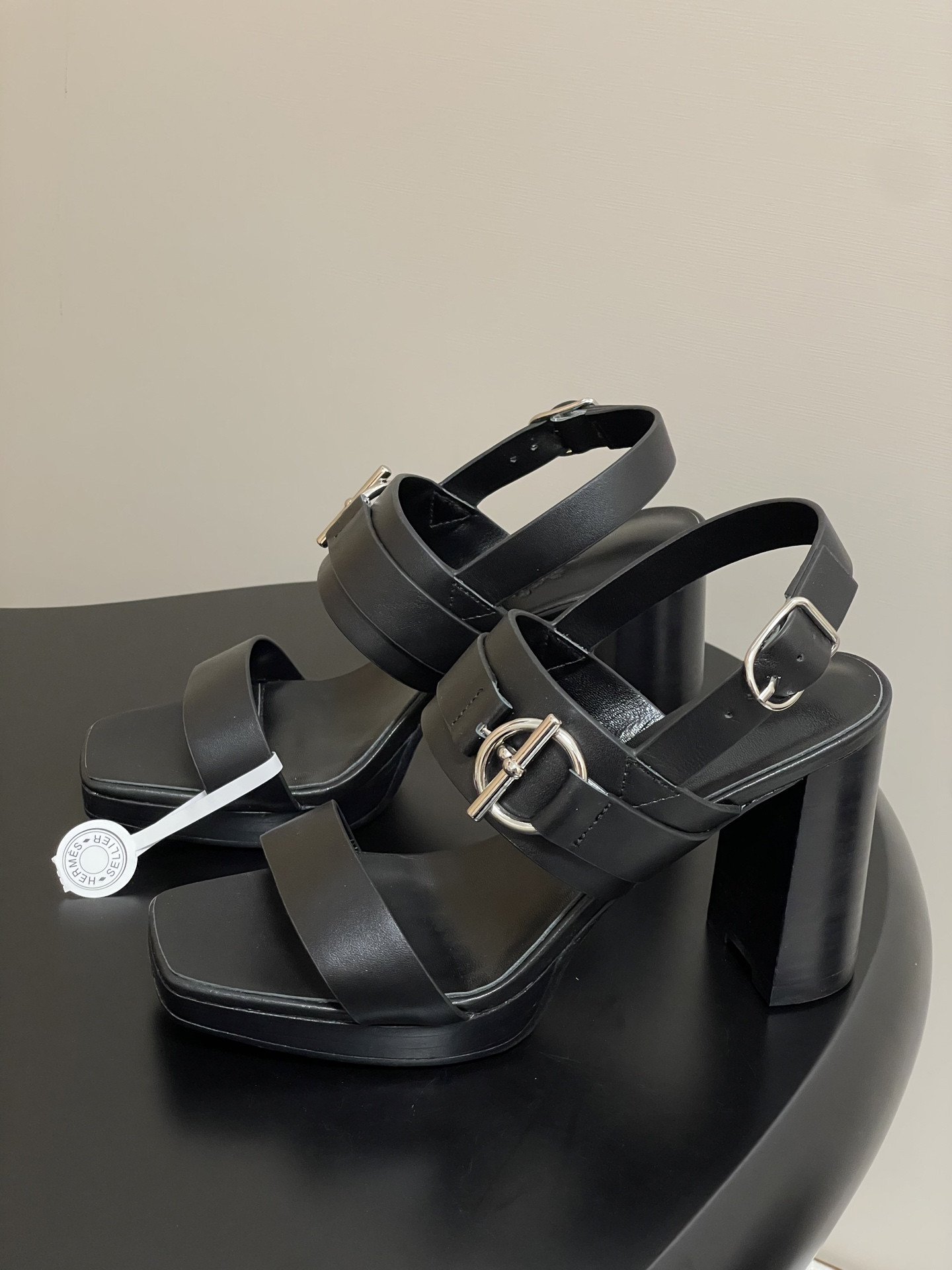 ua H**mes keen 90 sandal