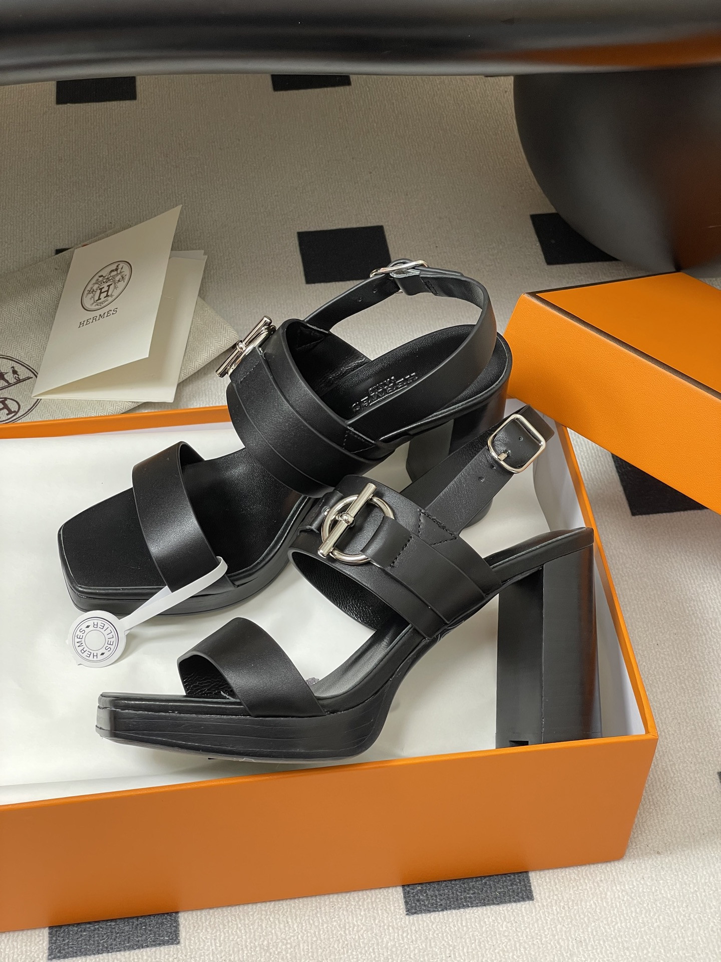 ua H**mes keen 90 sandal