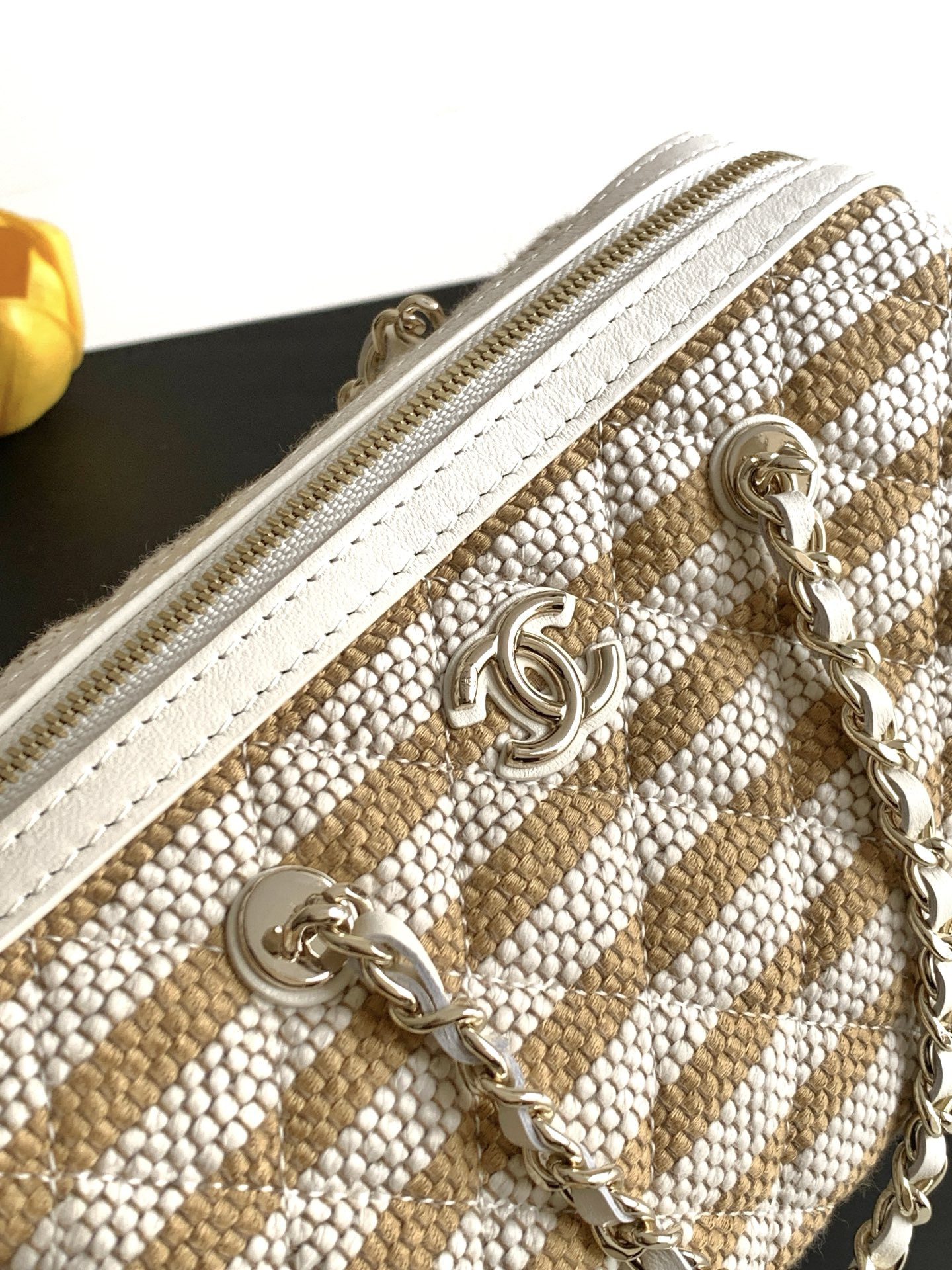 Ch*el clutch with chain 11.5x18.5x11cm