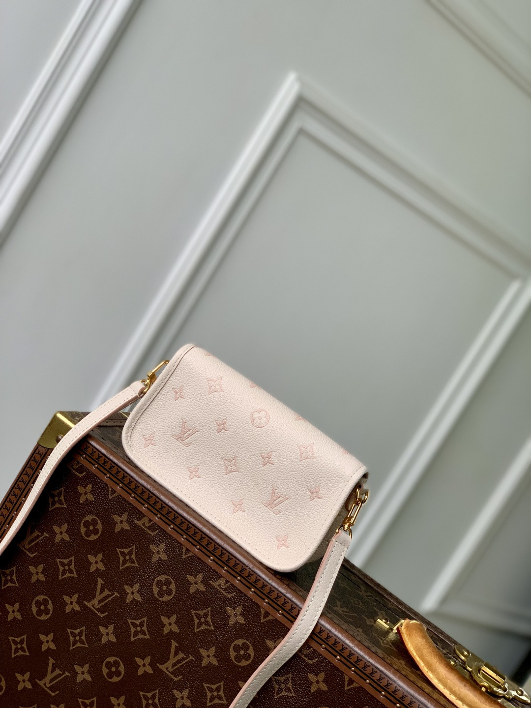 LV Nano Diane M13642 19x10.5x6cm