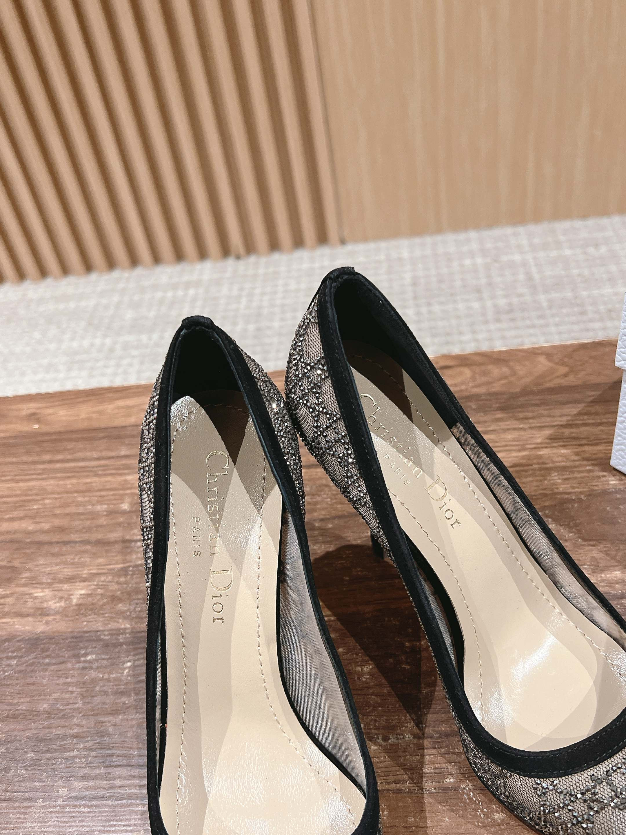 ua D*or aD*orable pump