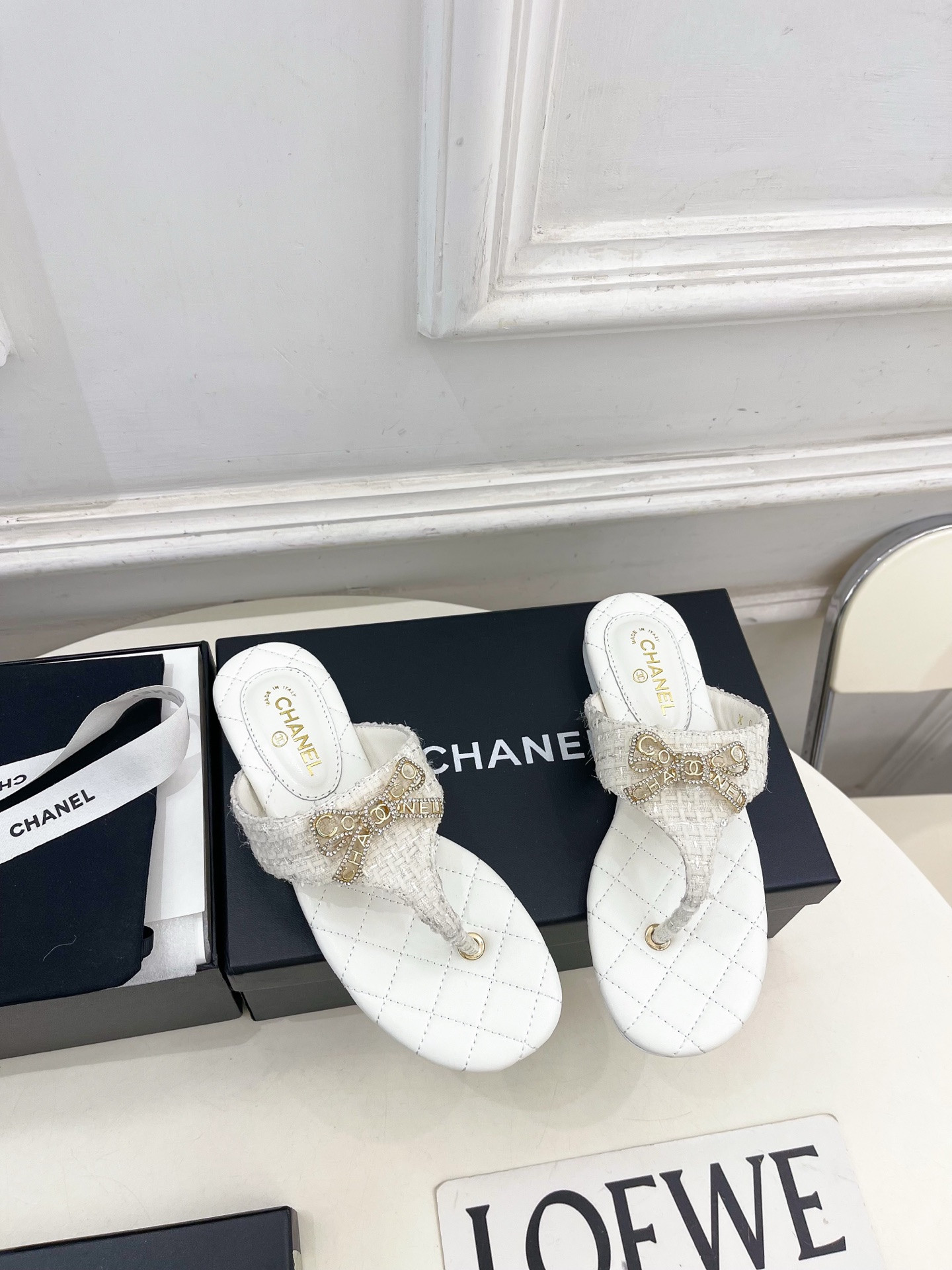ua Ch*el thongs sandals