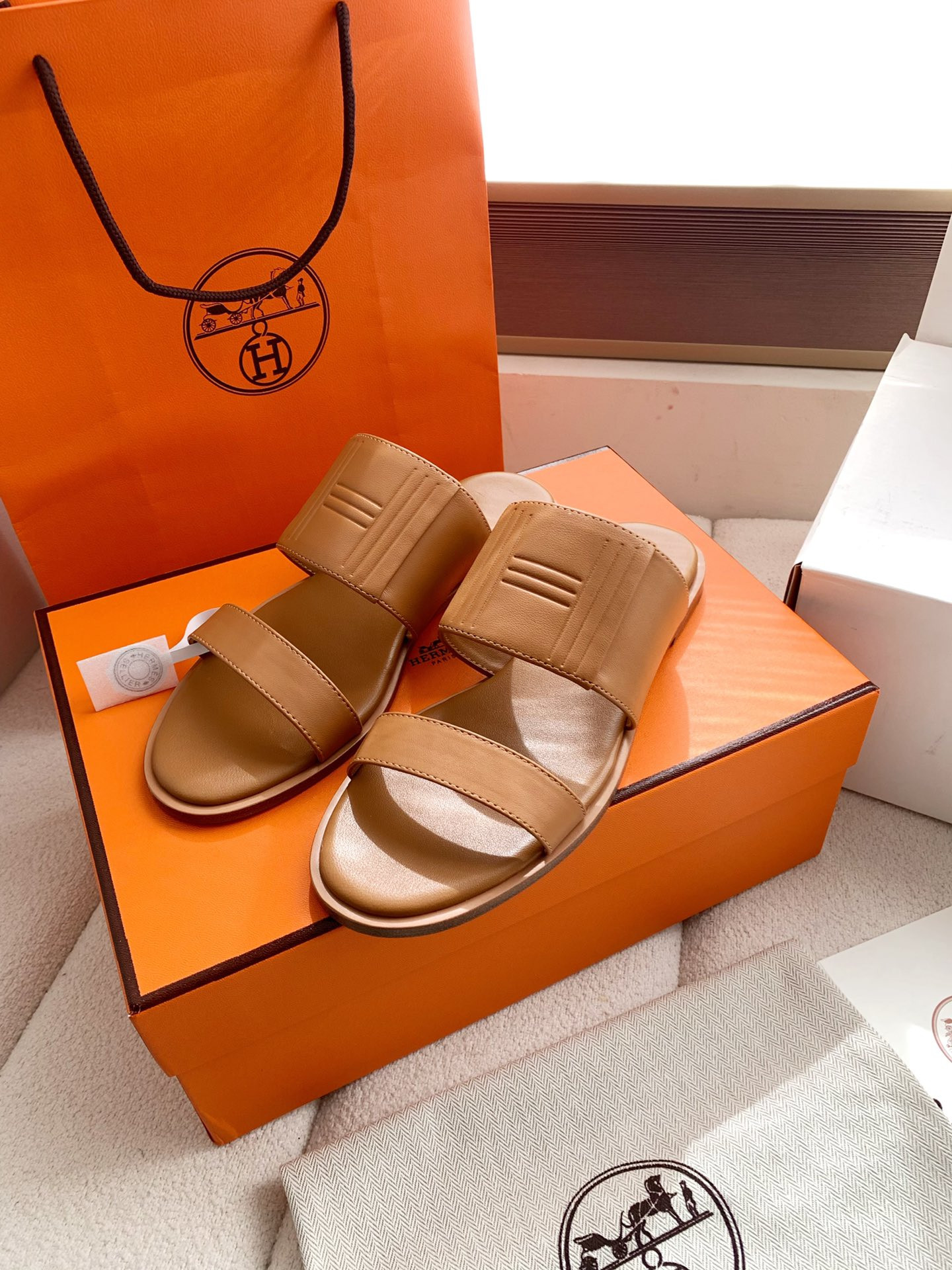 ua H**mes mona sandal