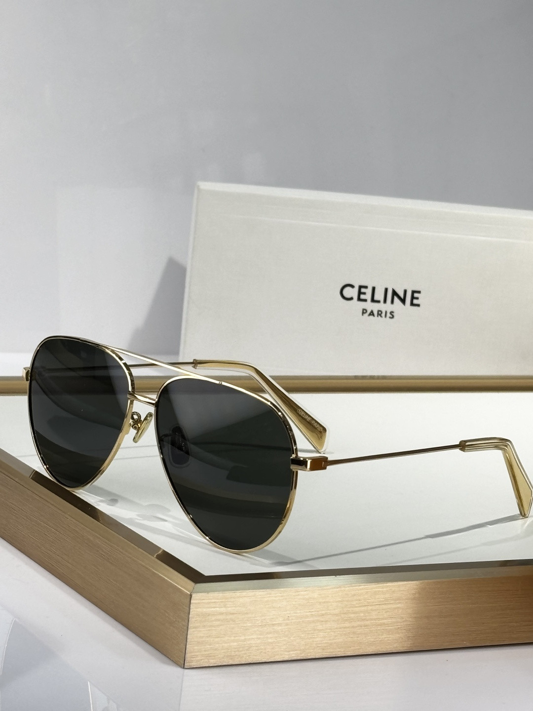 Ce**e aviator sunglasses cl40062 61-12-145