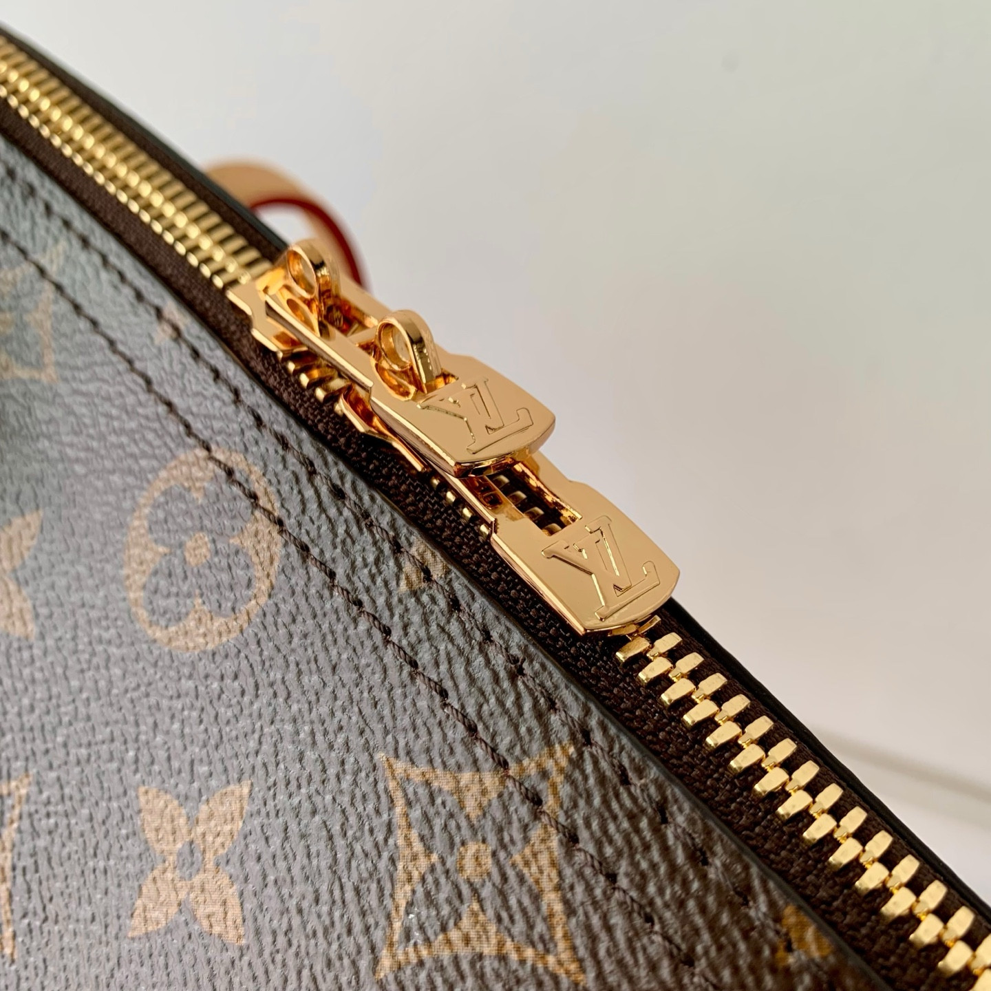 LV SQUIRE EAST WEST Handbag M28953 29x14x8cm