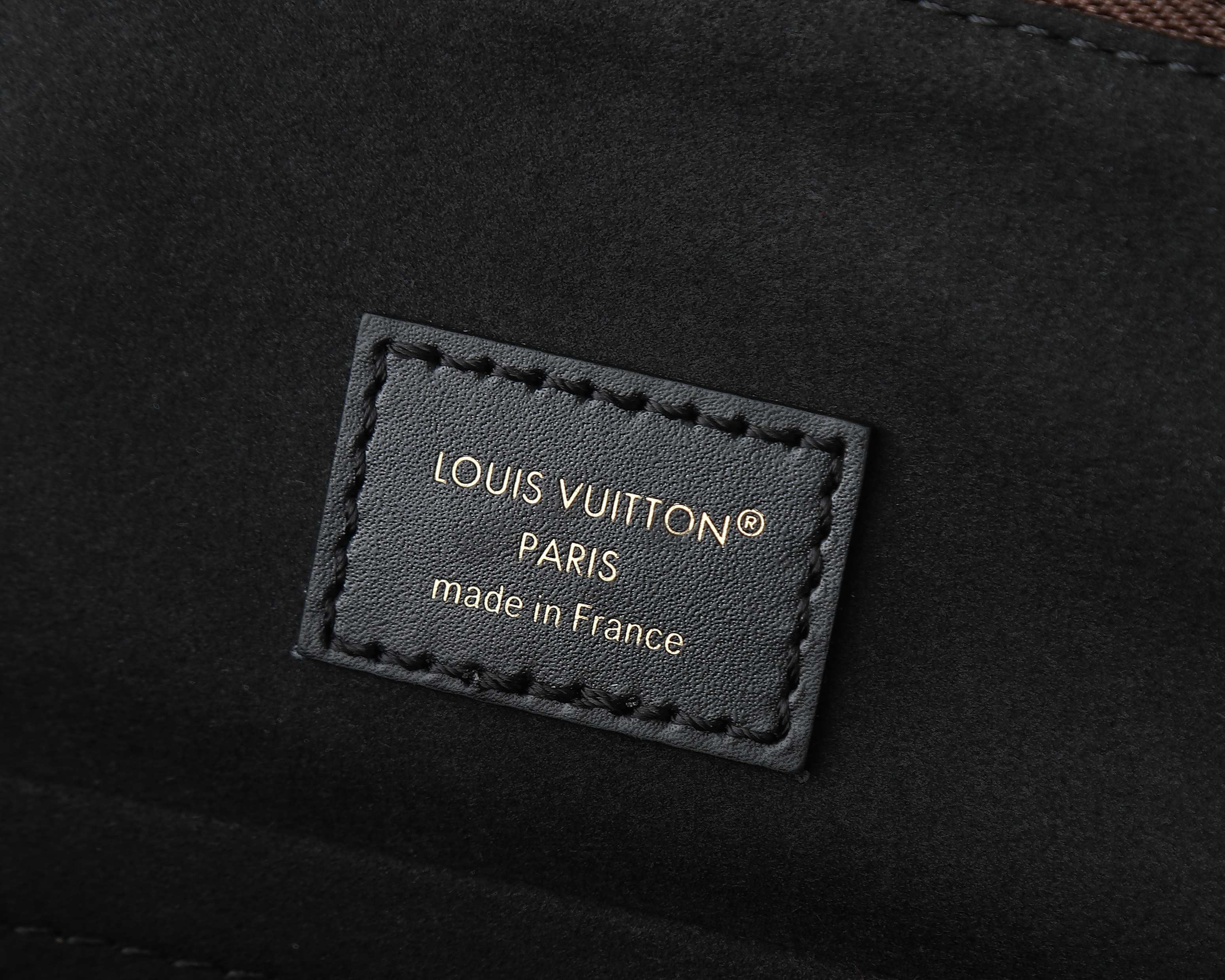 LV Alma Trunk PM M27216 31x25x16cm