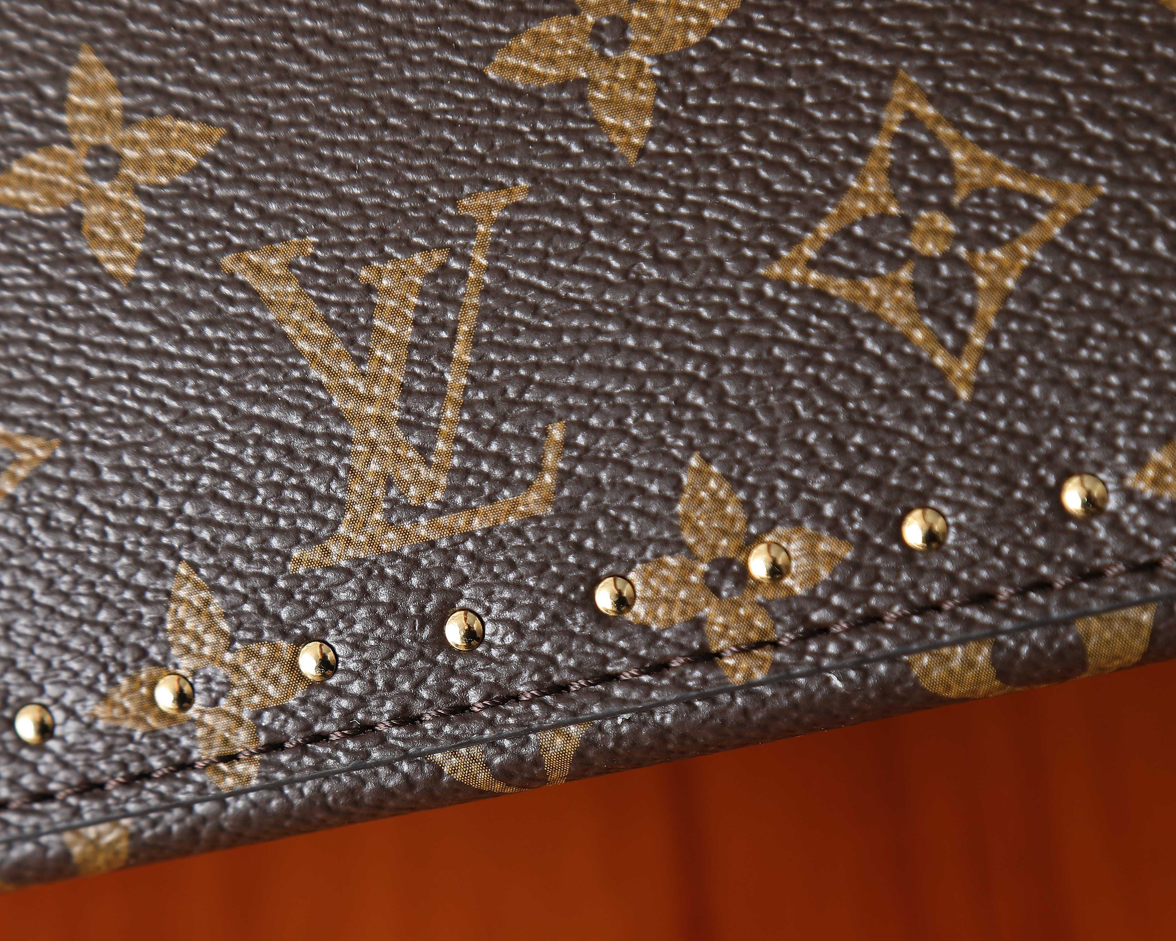 LV Alma Trunk PM M27216 31x25x16cm