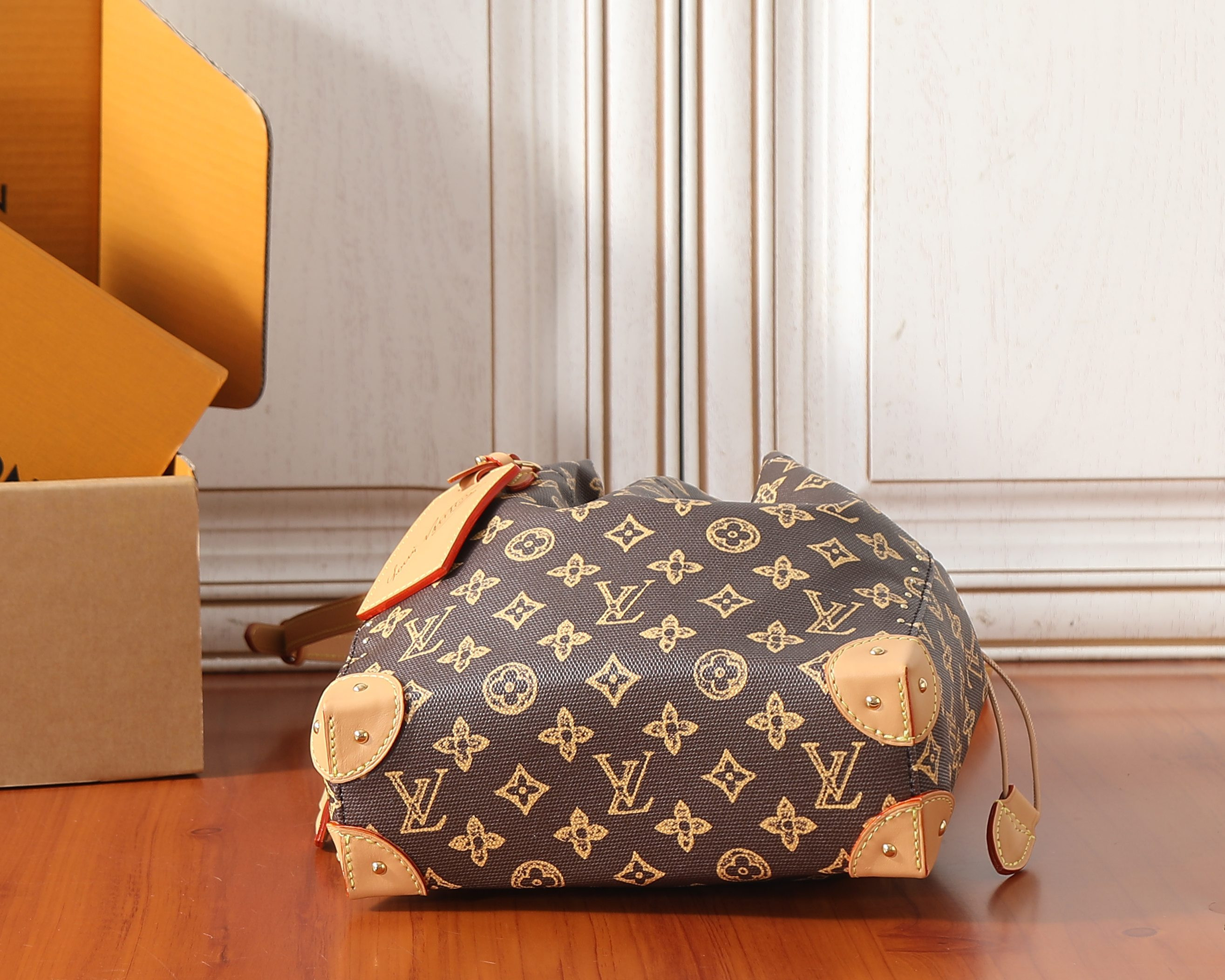 LV Noé Trunk M28103 23x27x8cm