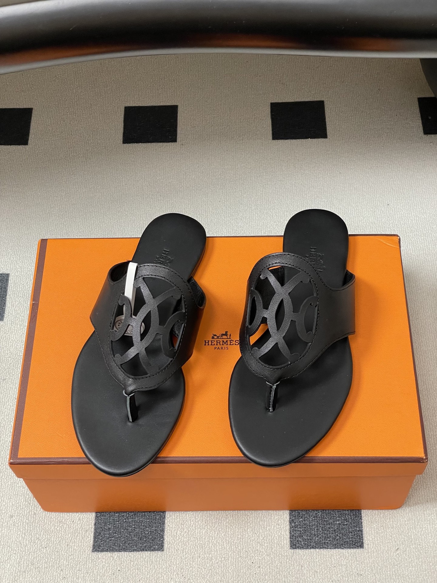 ua H**mes mage sandal