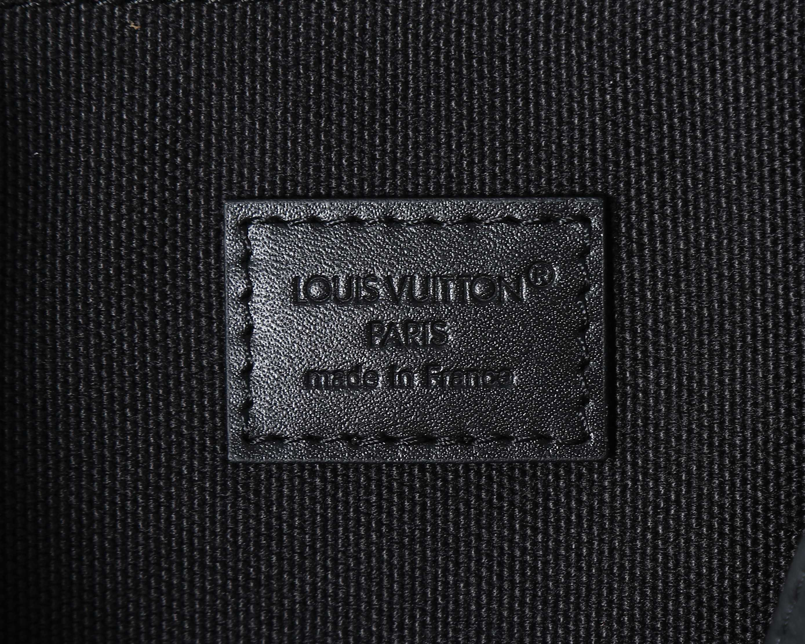 LV CHRISTOPHER Messenger Bag M28324 29x25x9cm