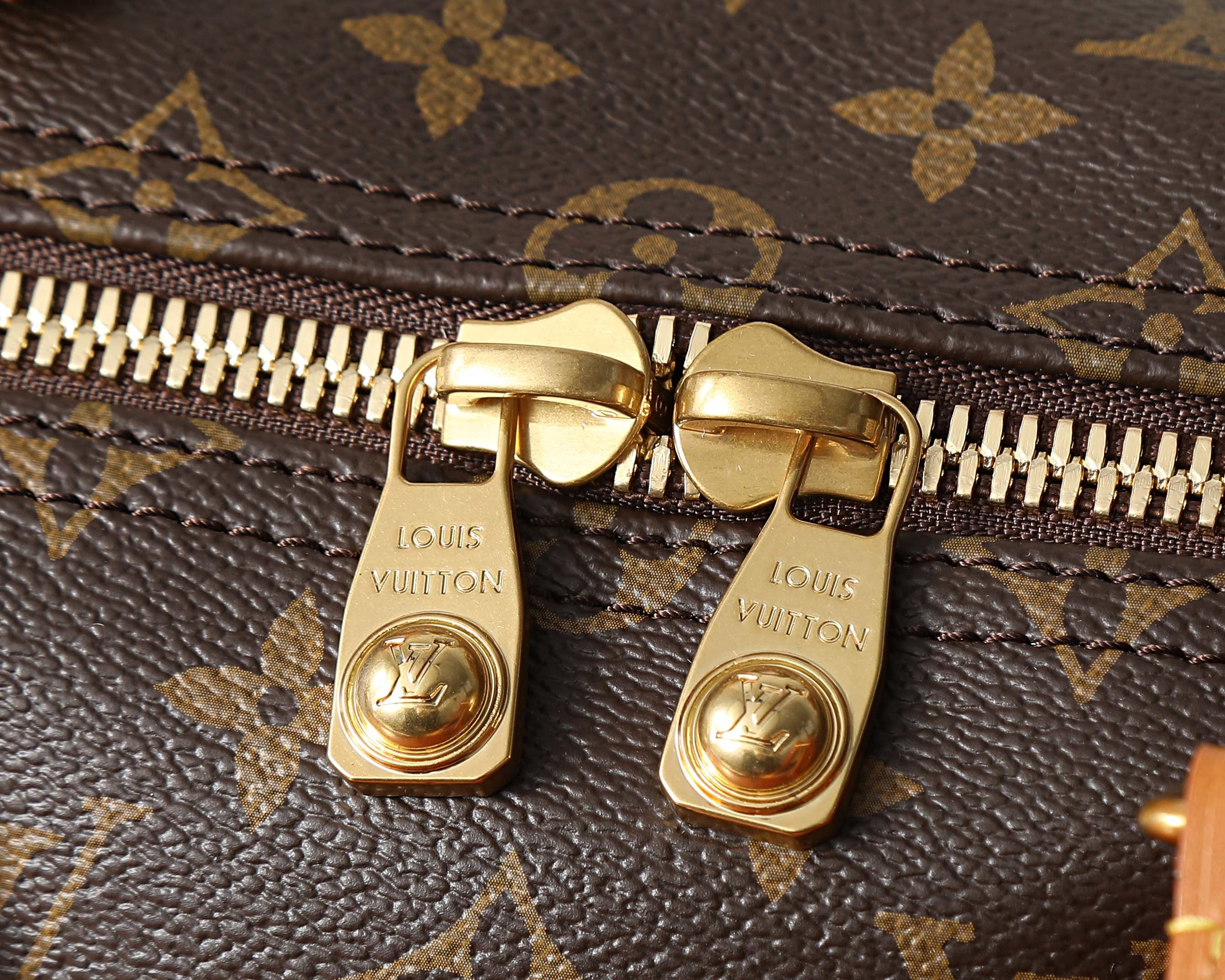 LV NEEDLE Handbags M28116 46x22x17cm