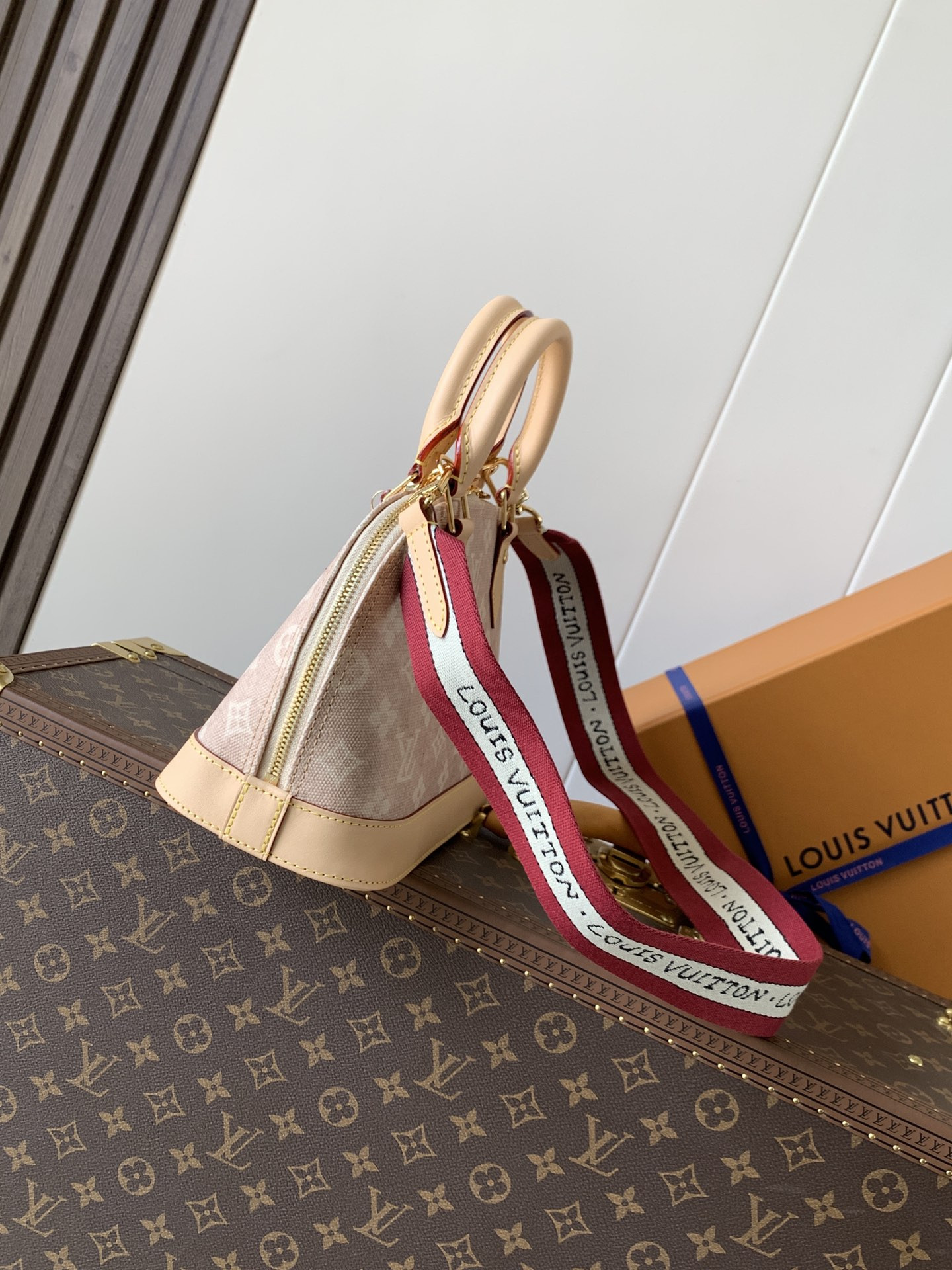 LV ALMA BB Handbag M25728 23.5x17.5x11.5cm