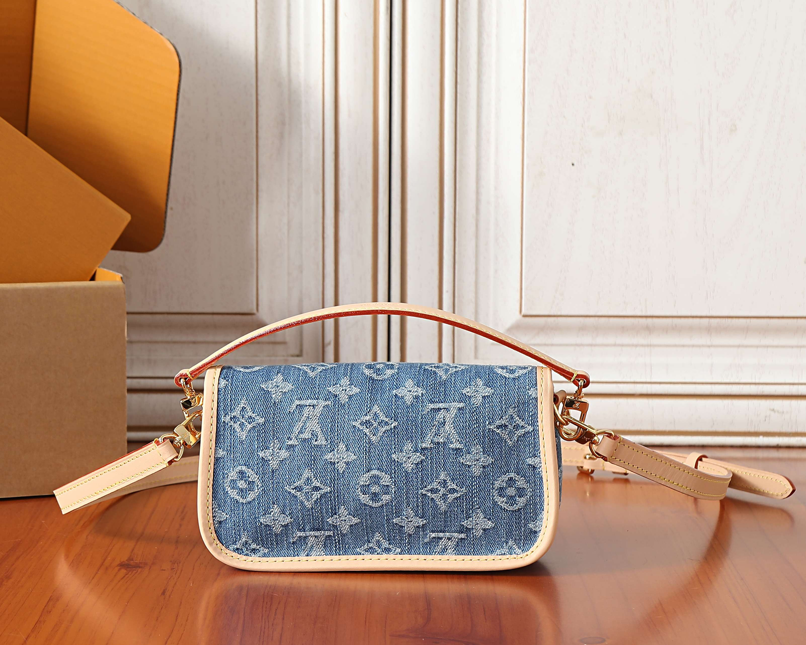 LV Nano Diane M27700 19x10.5x6cm