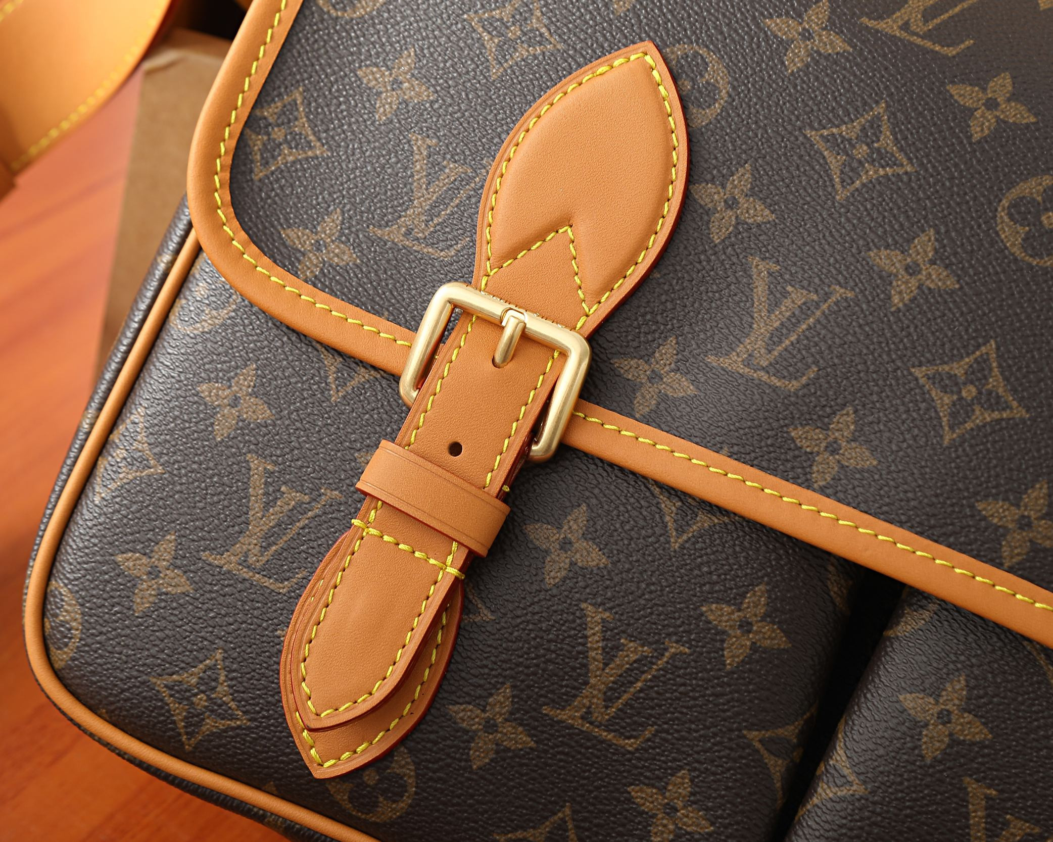 LV Satchel Messenger M14723 35.5x24x12cm