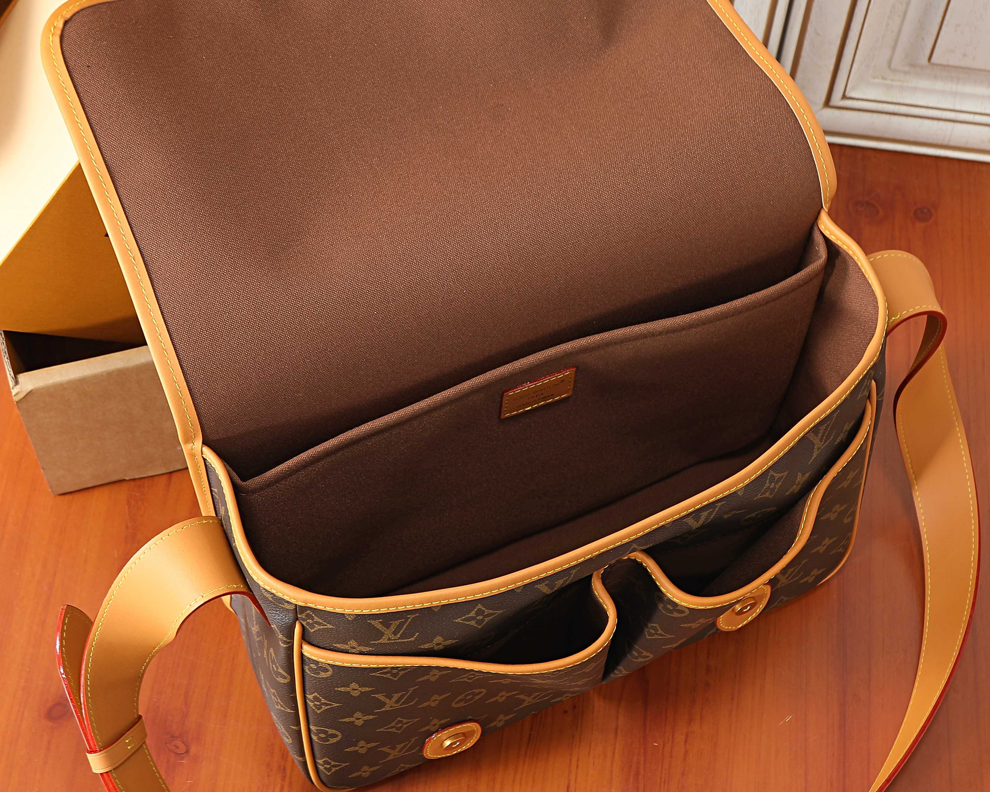 LV Satchel Messenger M14723 35.5x24x12cm