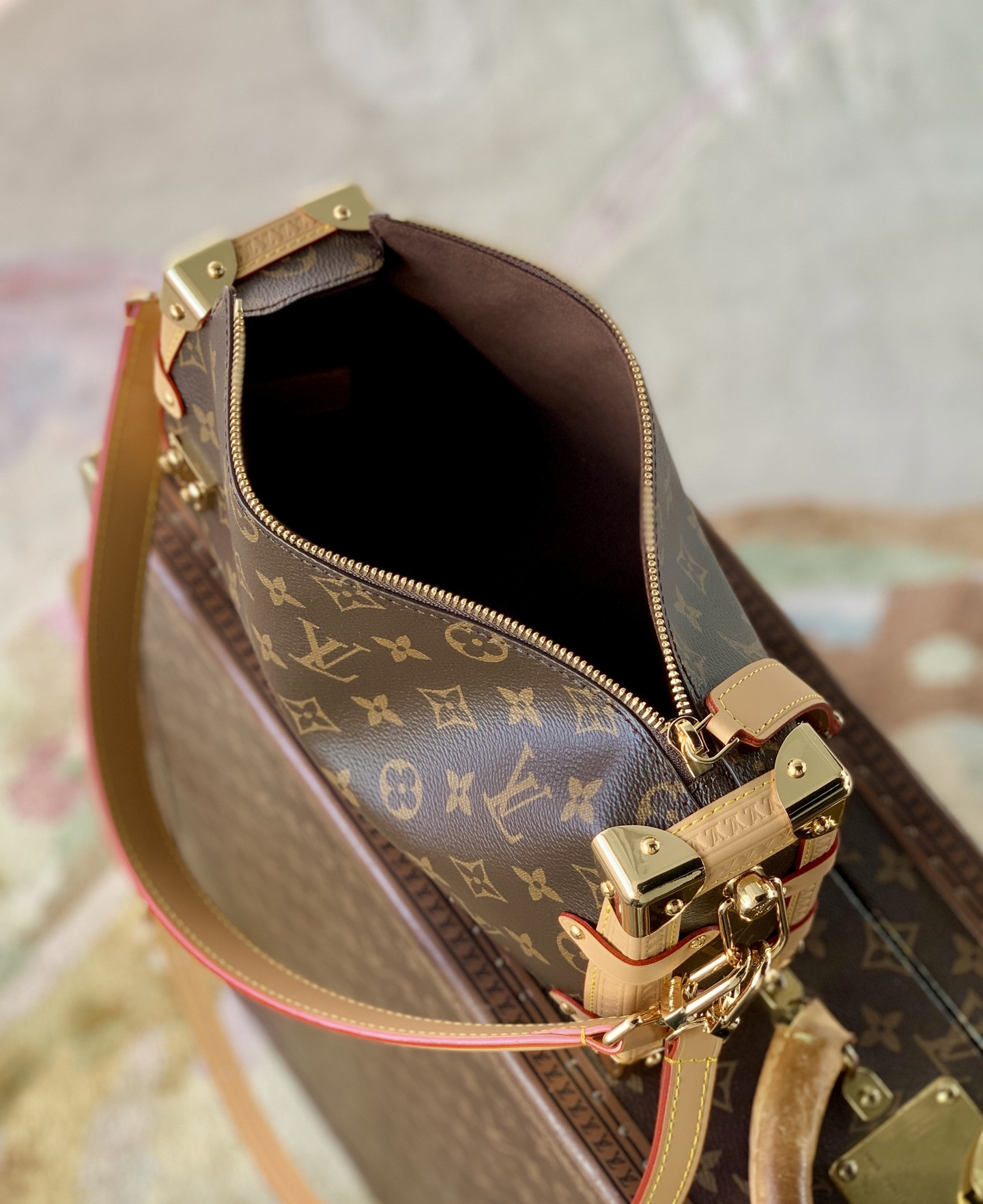 LV Side Trunk MM East West M28385 28x15x7cm