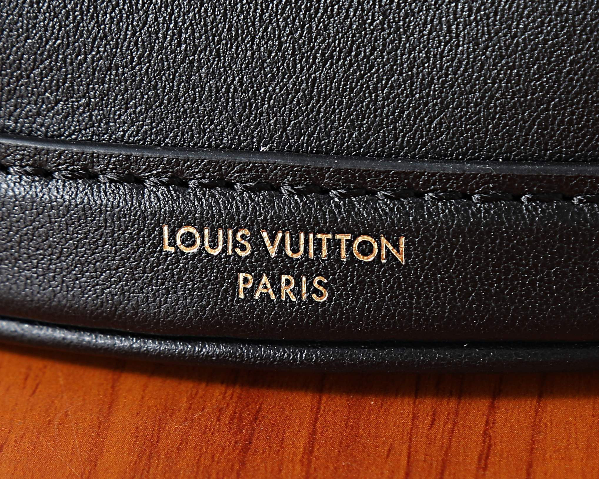LV Bloom Mini Hobo M27260 16x17.5x11cm