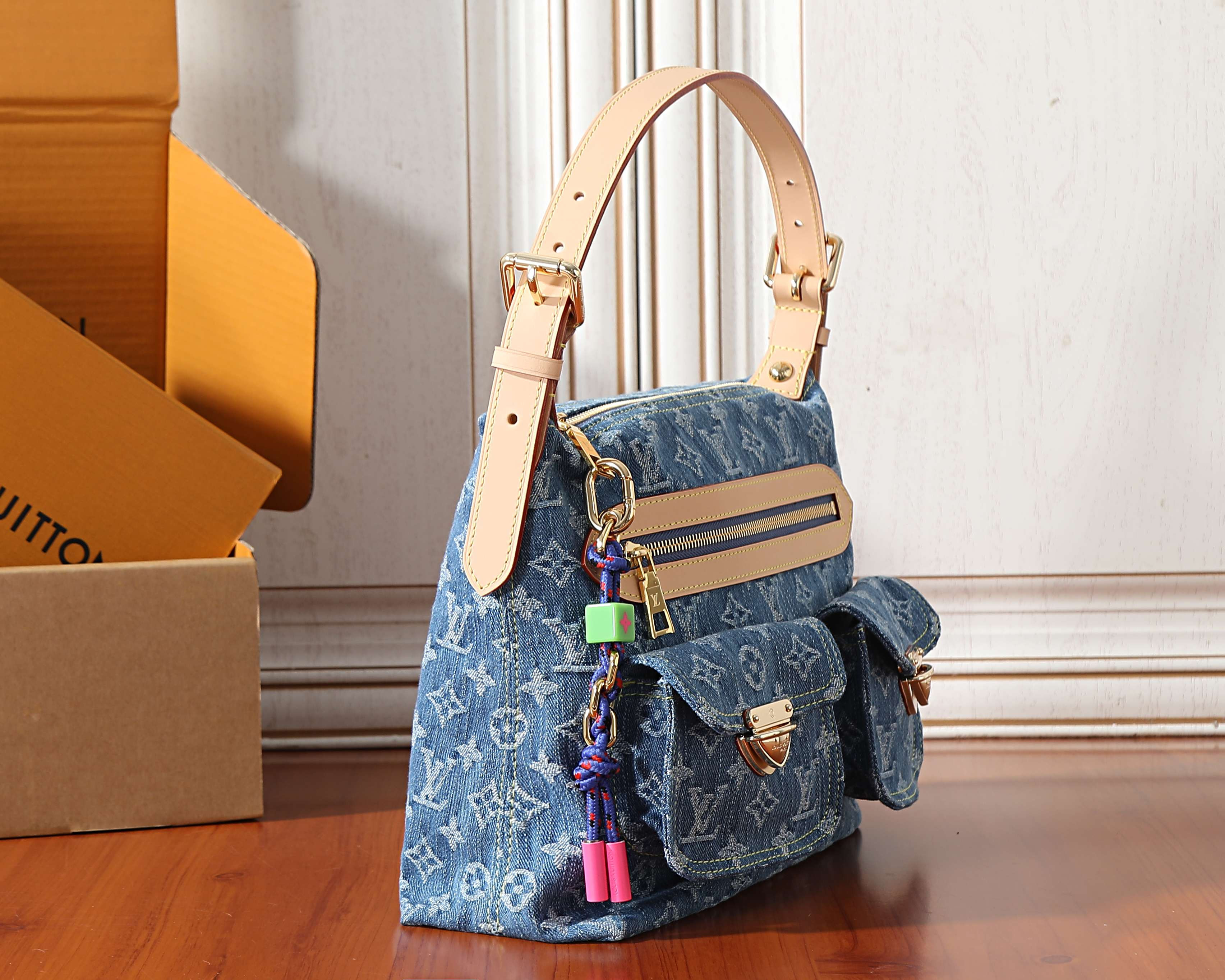 LV Baggy M27329 30x22x13cm