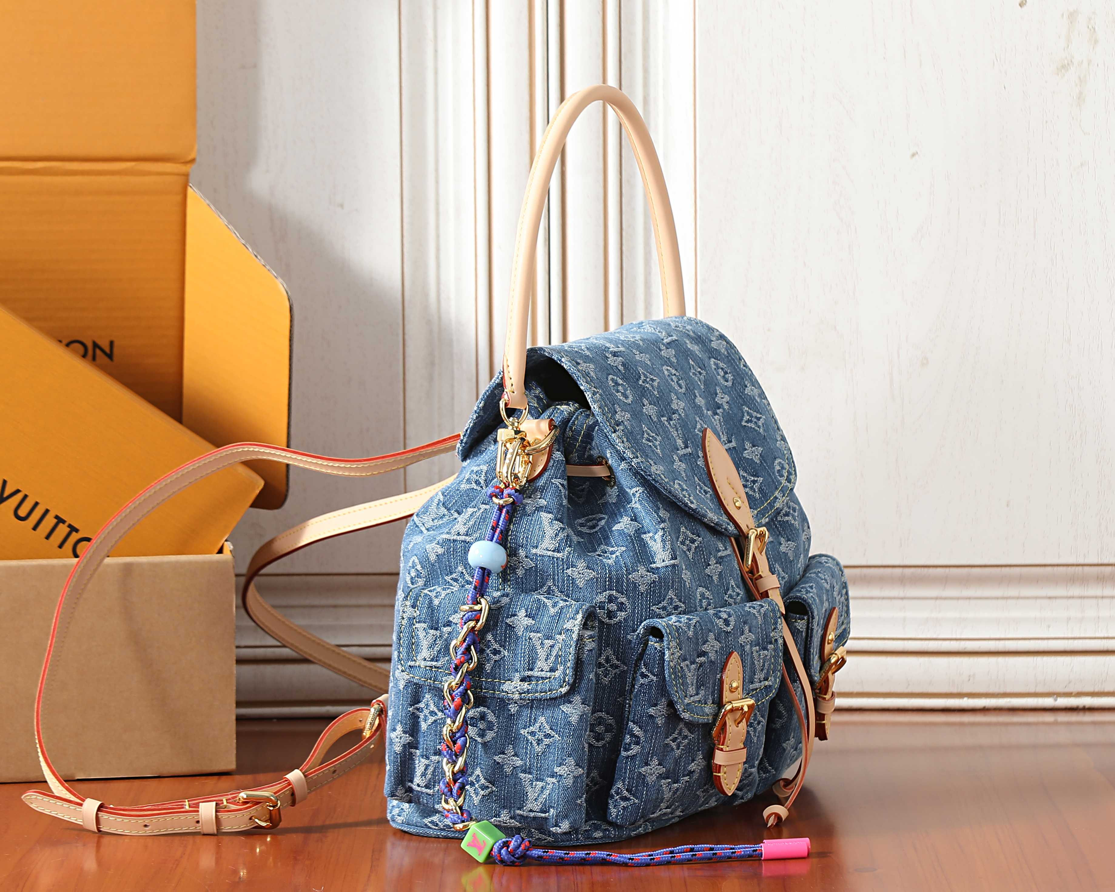 LV Montsouris Cargo Backpack M27330 32x30.5x16cm